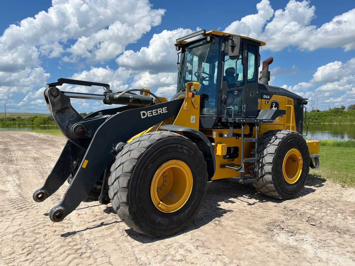 2023 JOHN DEERE 644G Photo 1