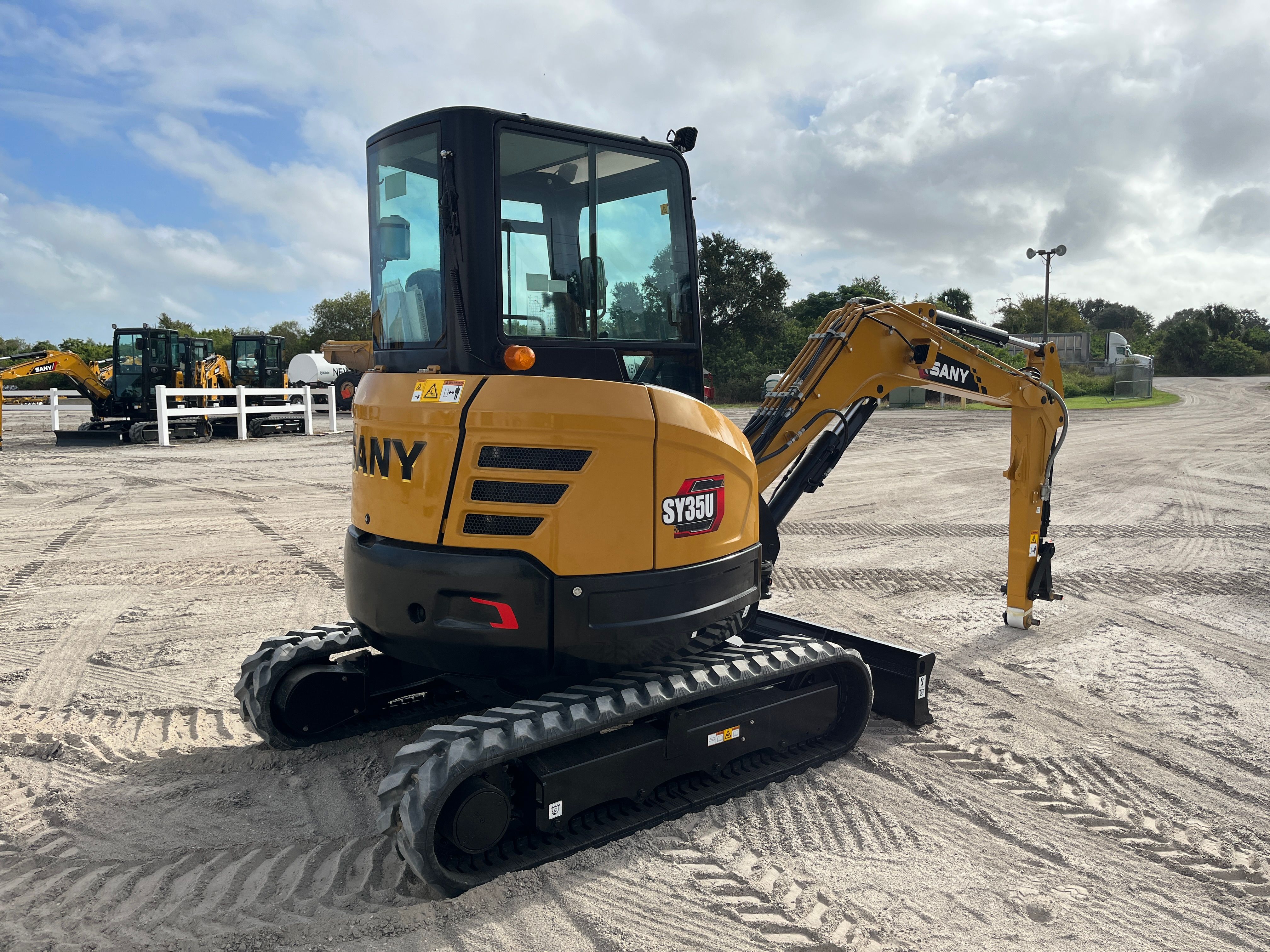 2025 SANY SY35U-CAB Photo 4 Thumbnail