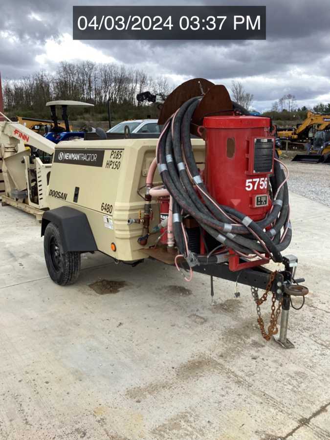 2022 DOOSAN DOOSAN P185 185 CFM AIR COMPRESSOR Photo 1