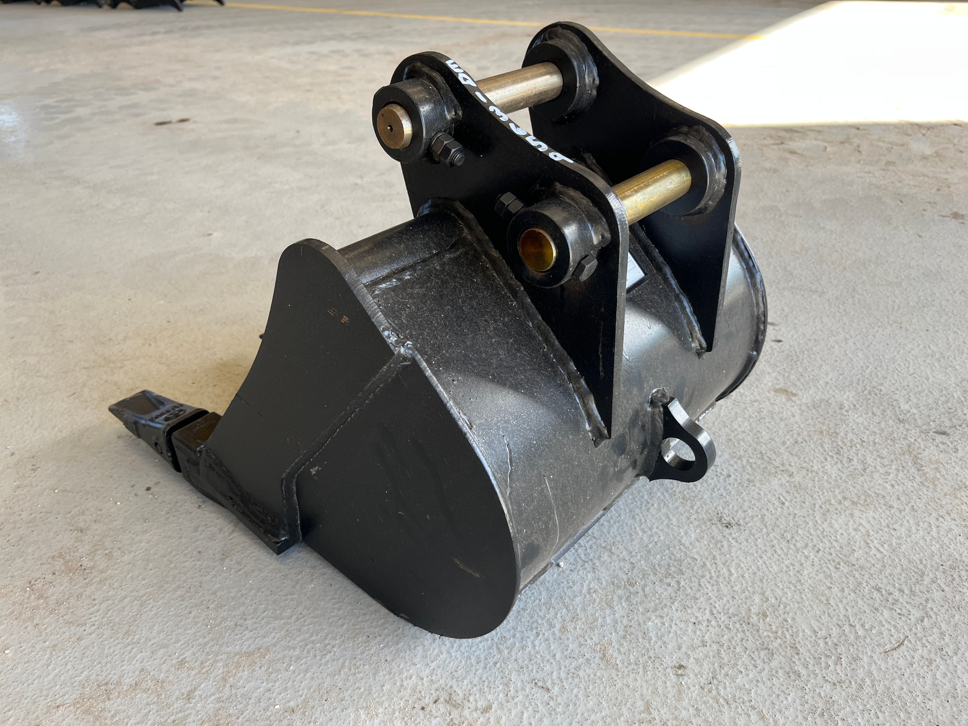 18" BUCKET FOR SY16C Photo 2 Thumbnail