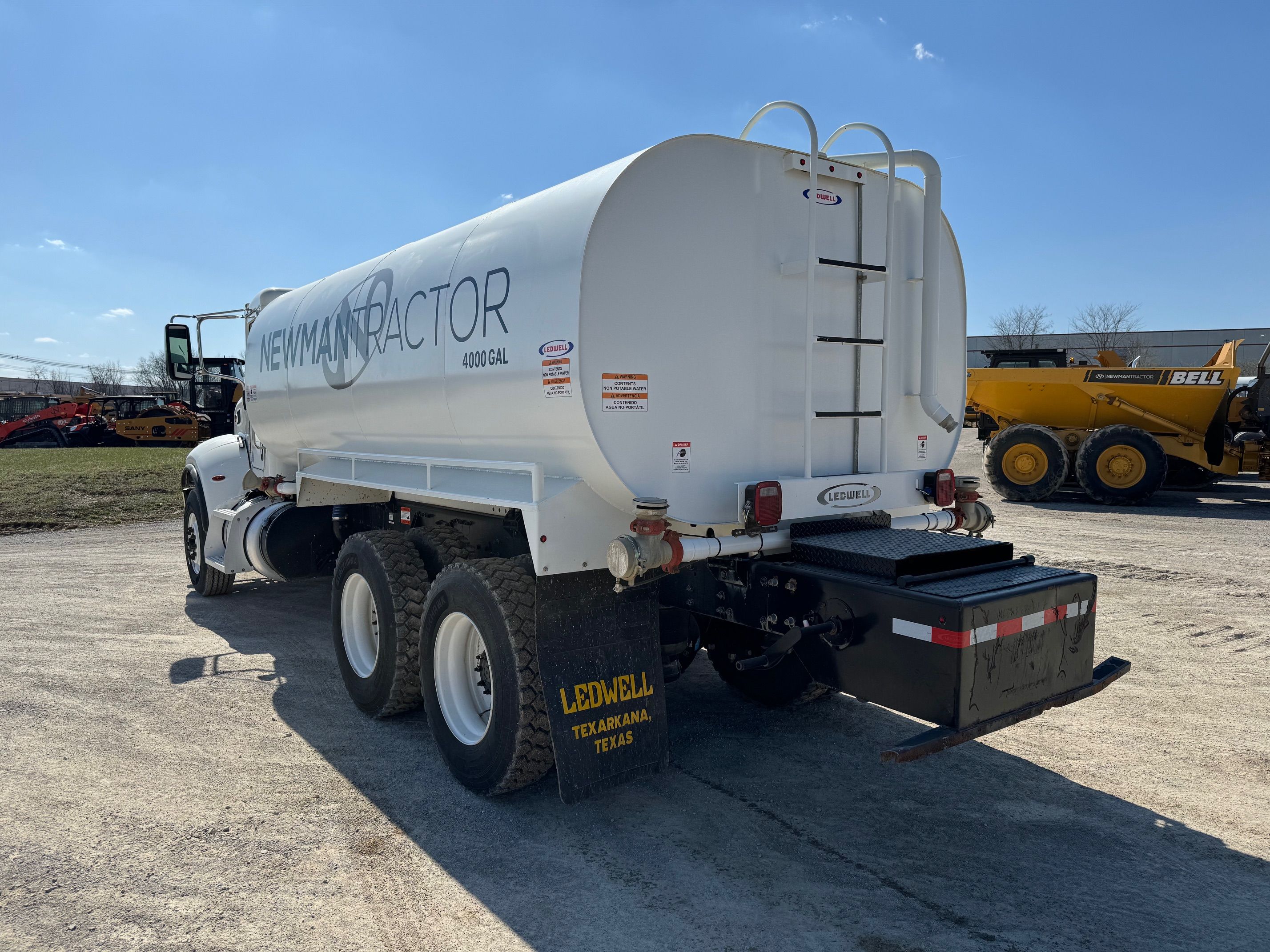 2022 PETERBILT 348 WATER Photo 3 Thumbnail