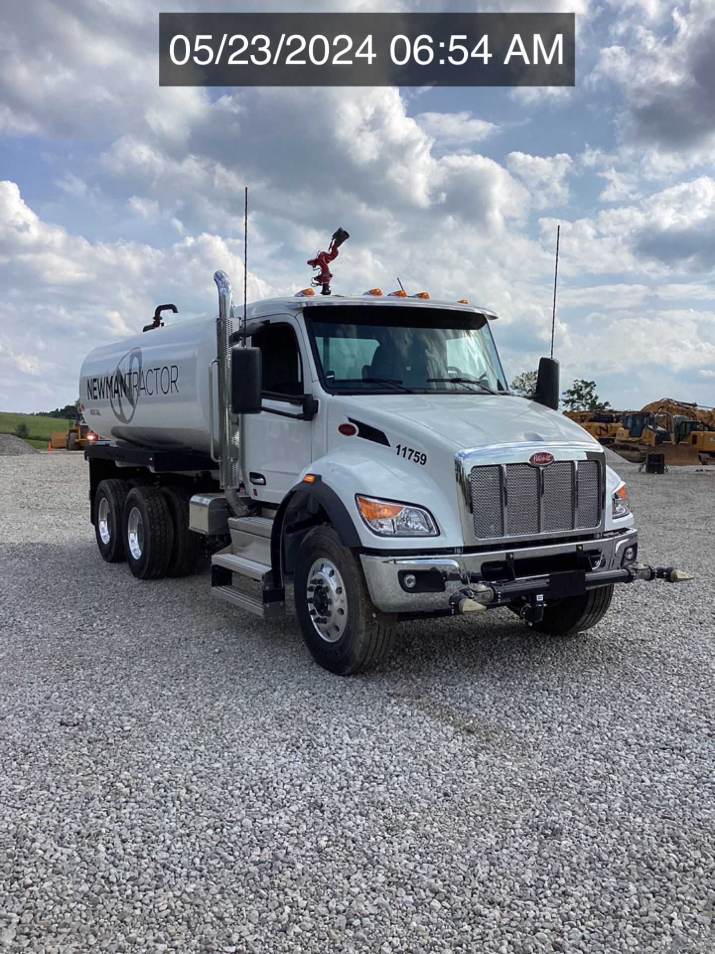 2025 PETERBILT 548 WATER Photo 7 Thumbnail