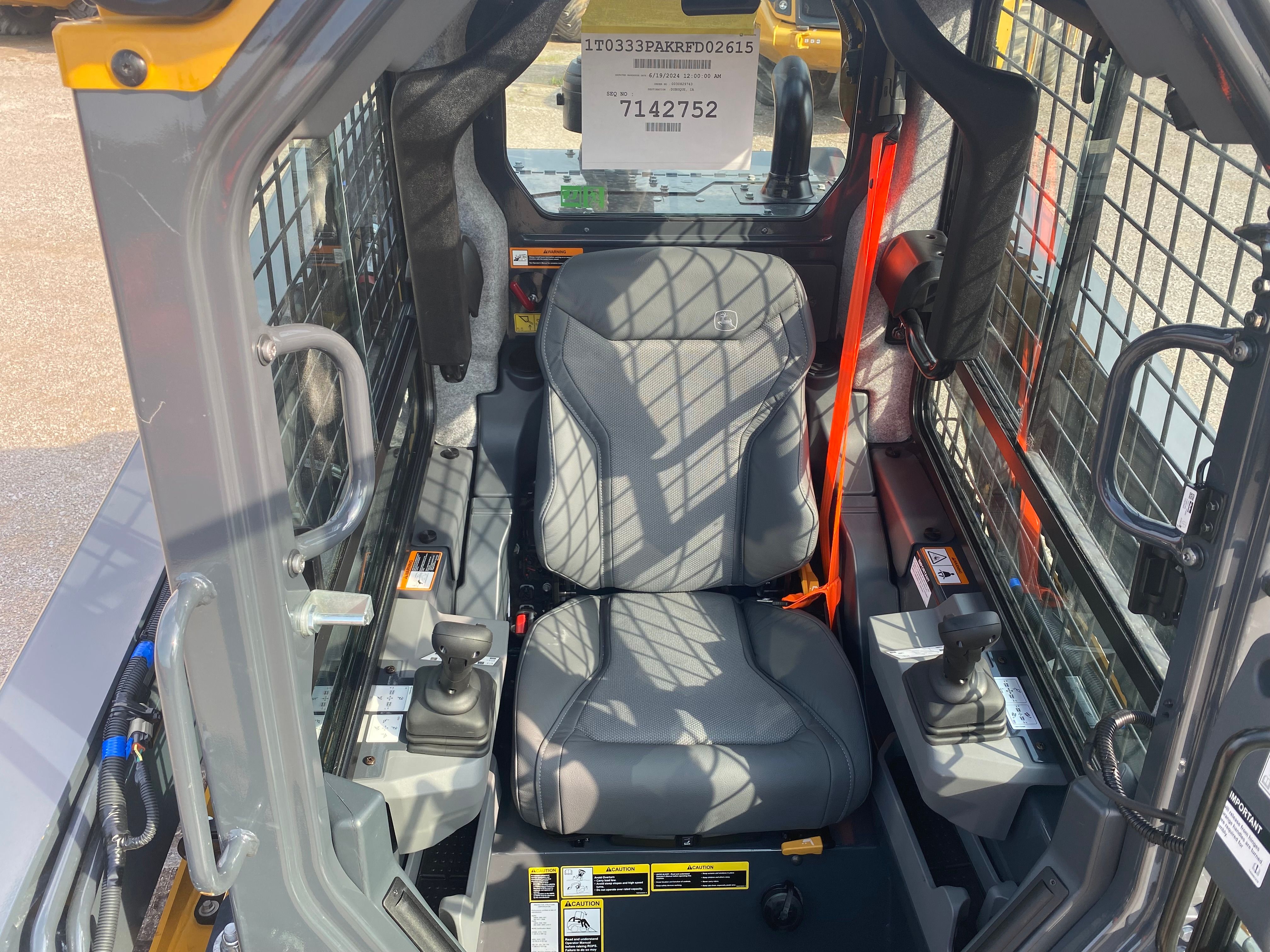 2024 JOHN DEERE 333P Photo 7 Thumbnail