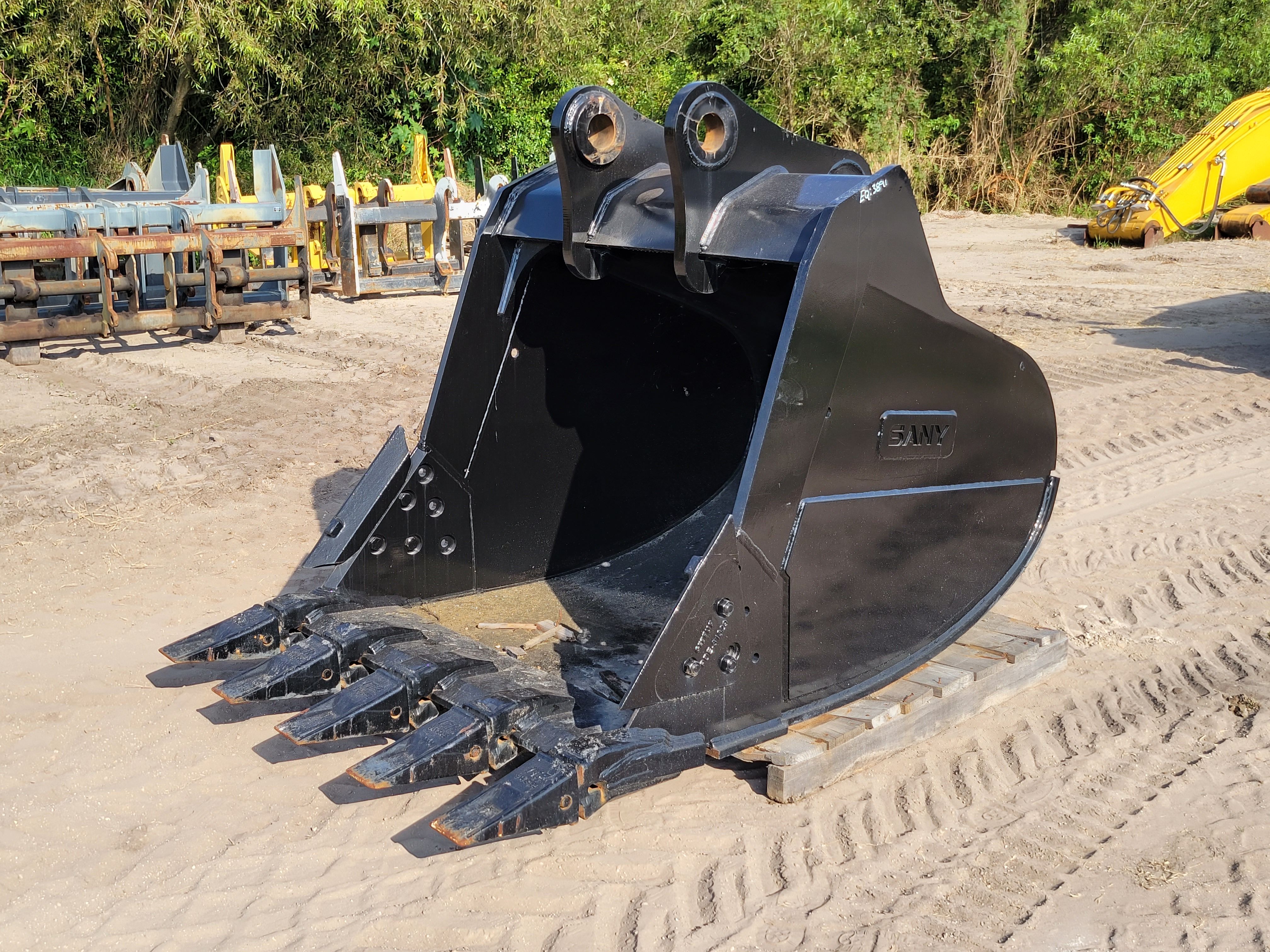 54" BUCKET FOR SY365C Photo 1 Thumbnail