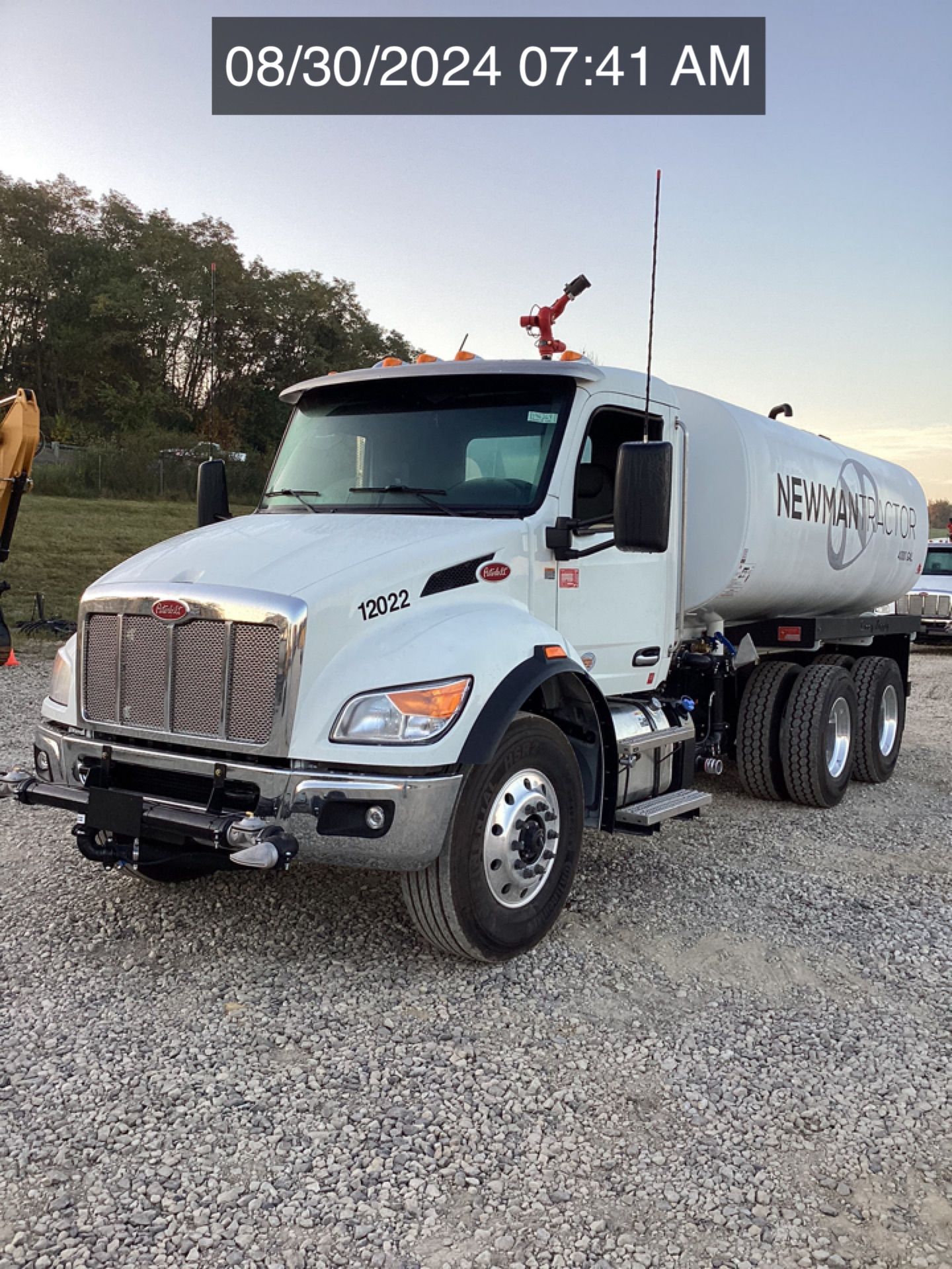 2025 PETERBILT 548 WATER Photo 2 Thumbnail