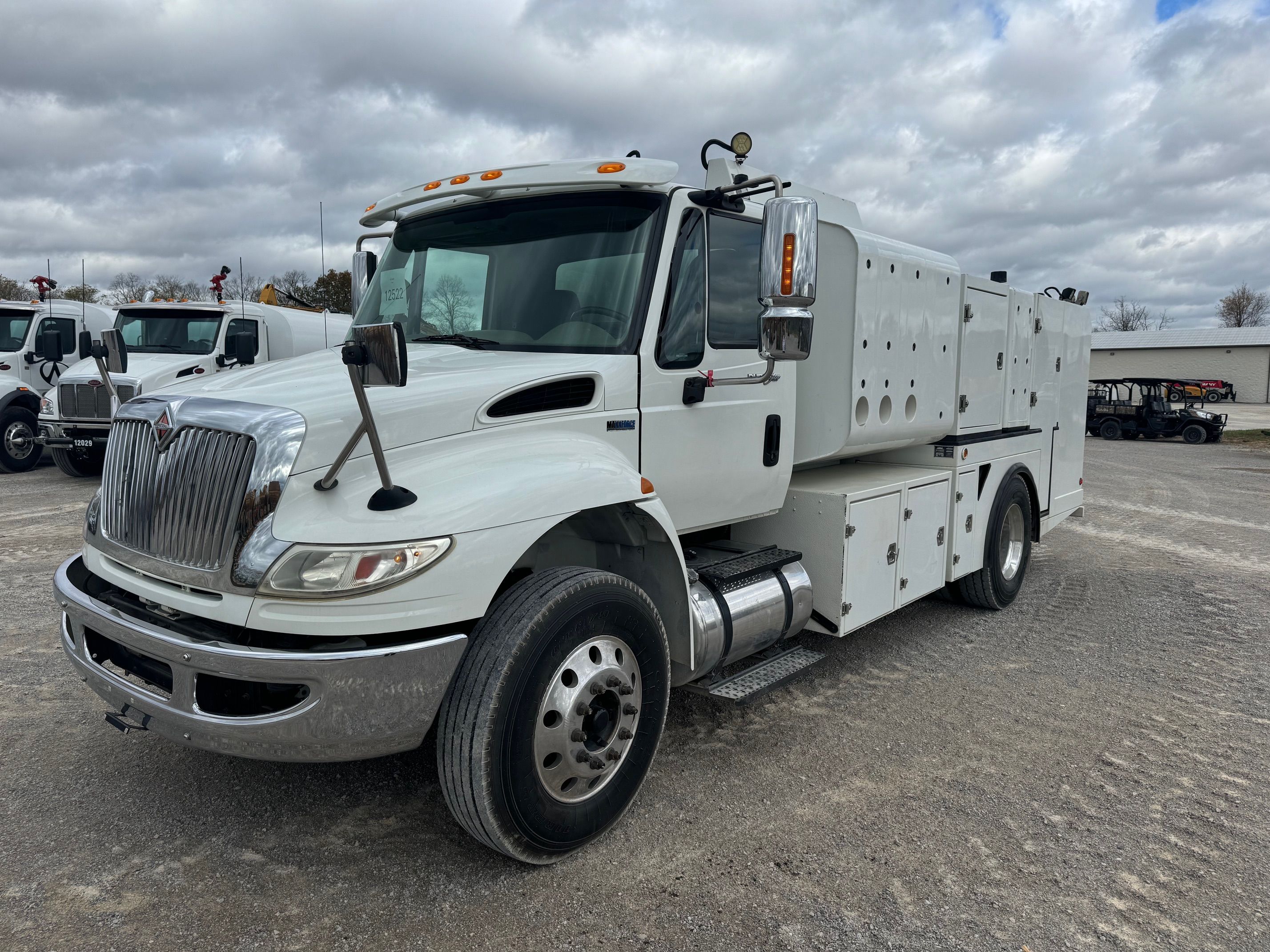 2015 INTERNATIONAL 4400 FUEL AND LUBE Photo 1 Thumbnail