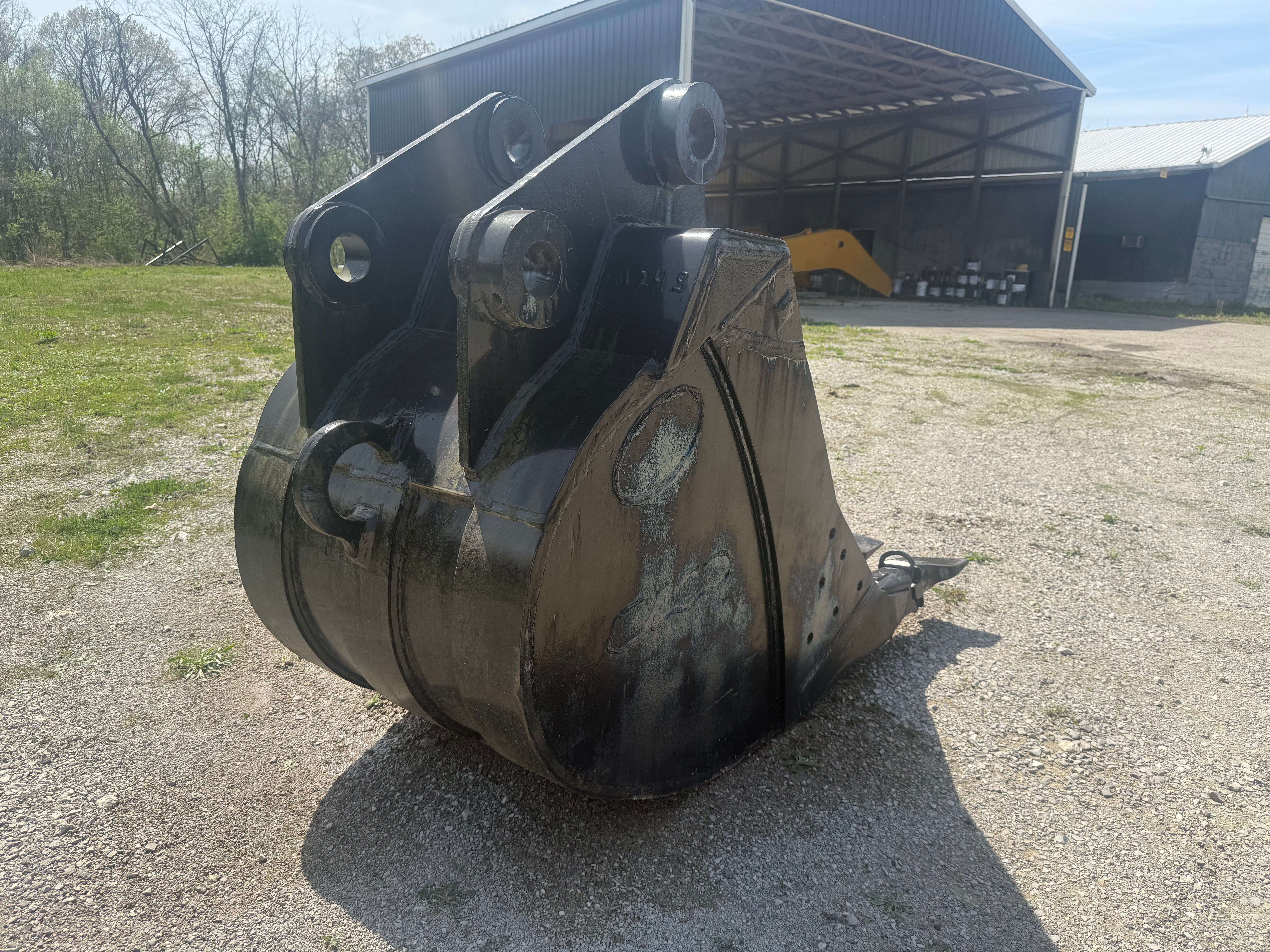 36" EXCAVATOR BUCKET Photo 1 Thumbnail