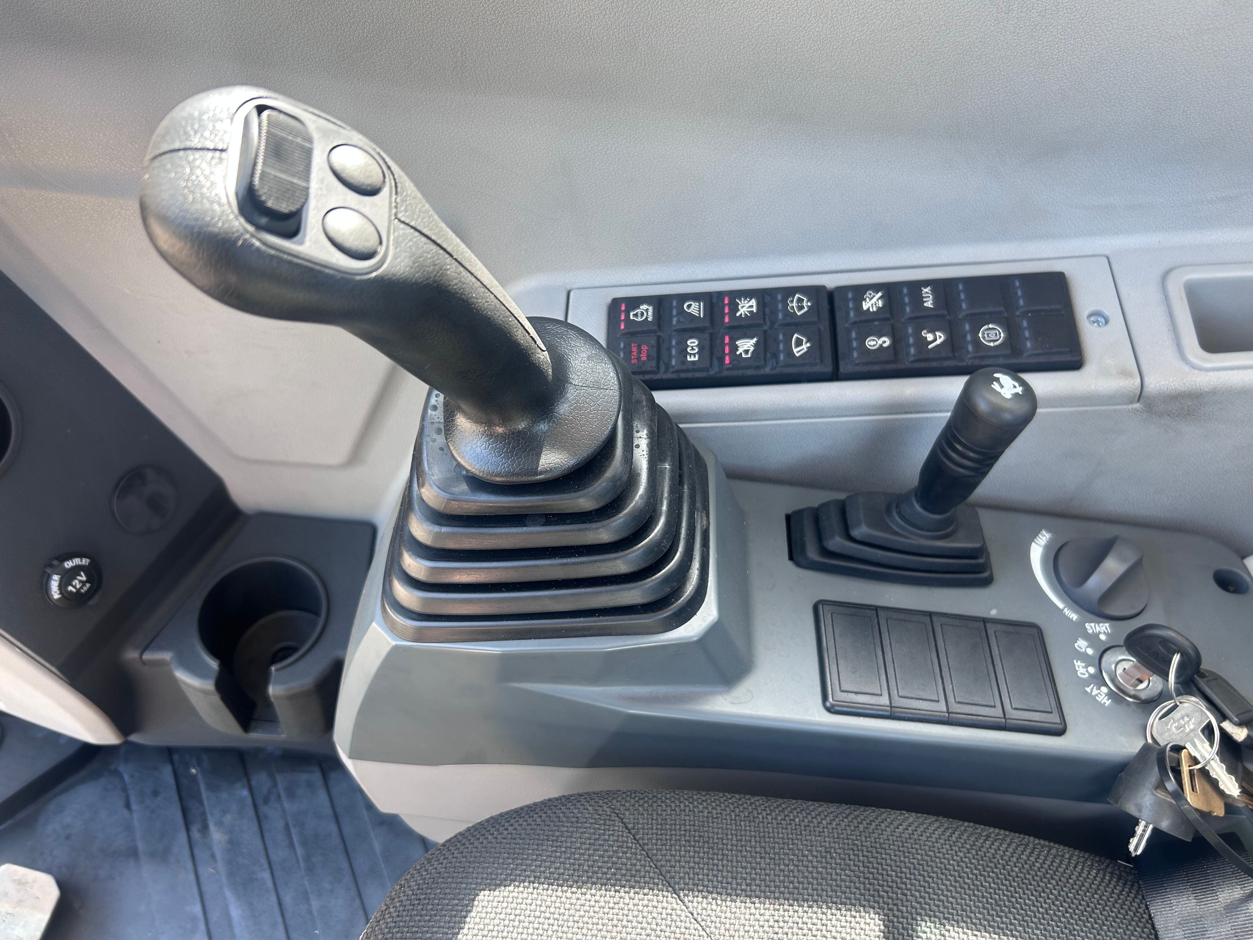 2025 SANY SY80U Photo 8 Thumbnail