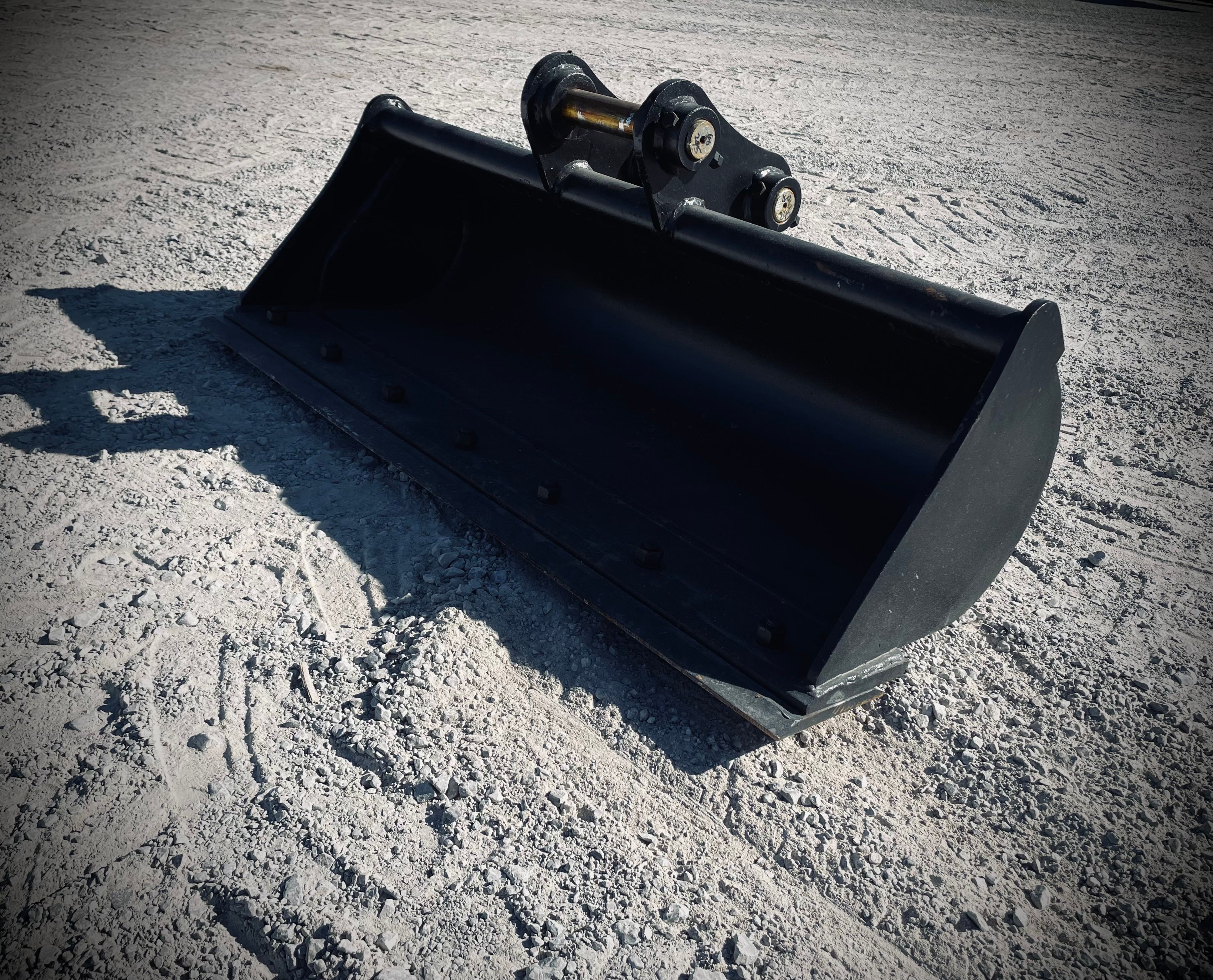 42" EXCAVATOR DITCH CLEANING BUCKET 40MM PIN Photo 1 Thumbnail