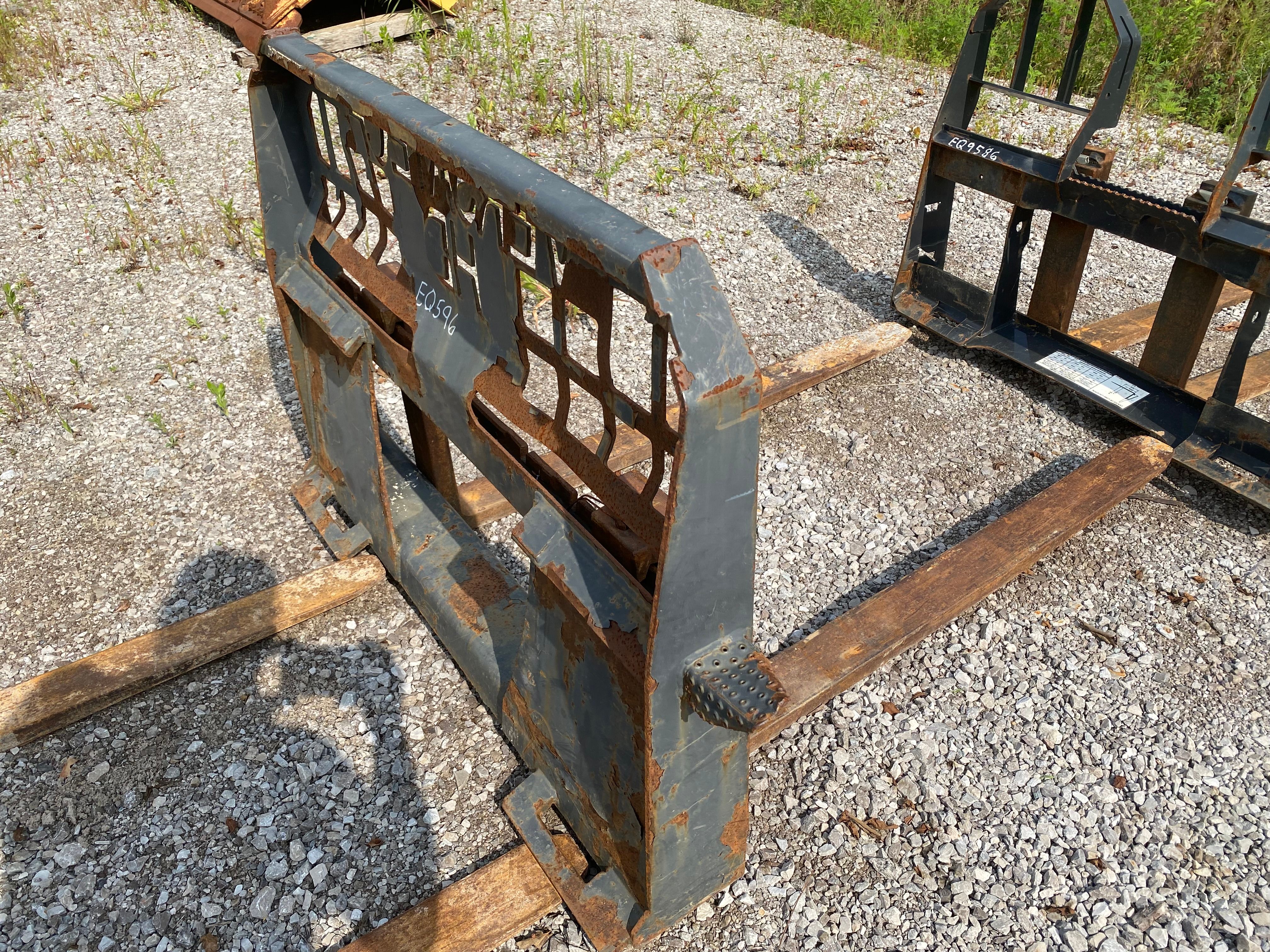 48" SKID STEER FORKS Photo 3 Thumbnail