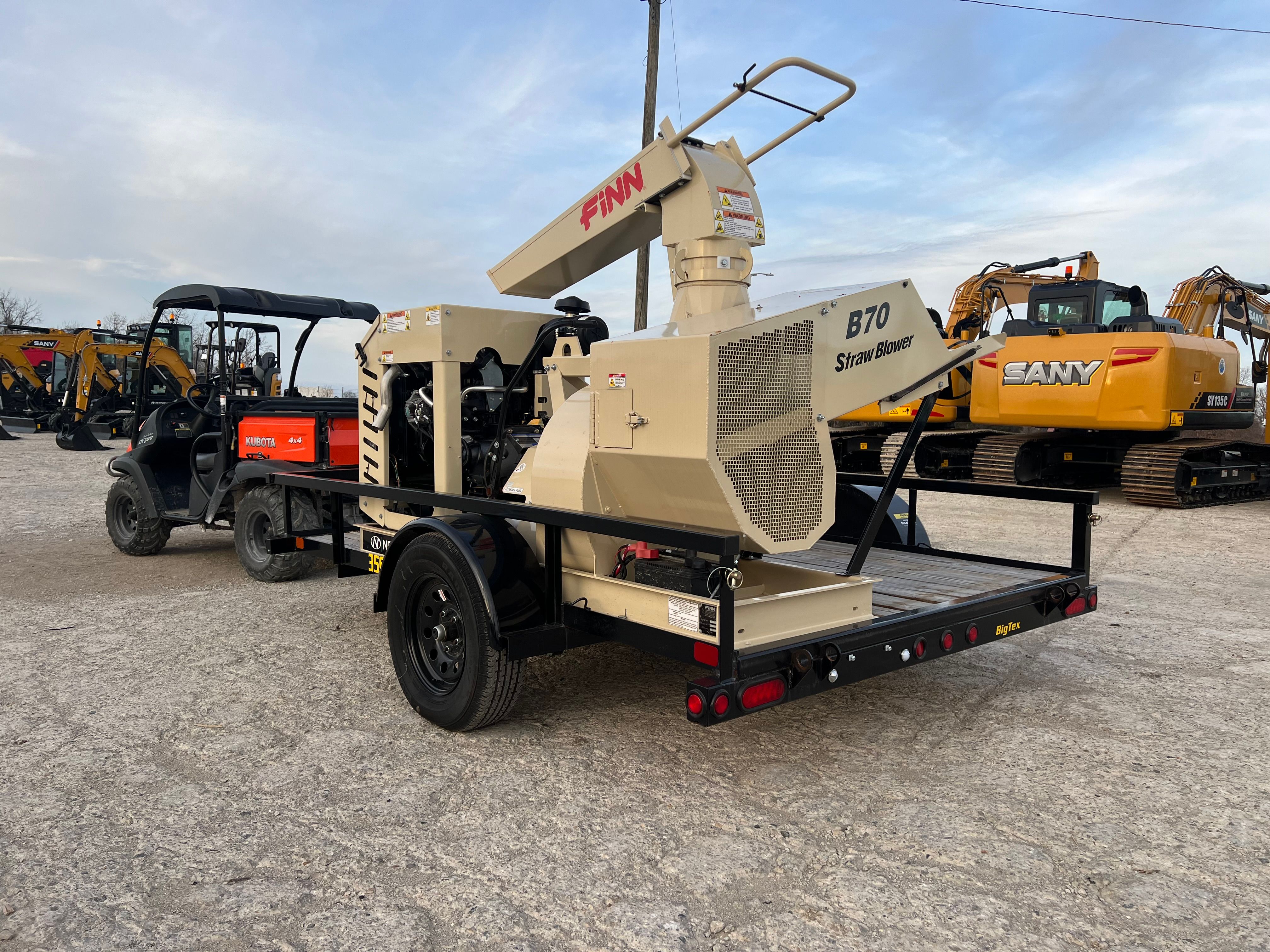 2022 FINN B70RH-39 STRAW BLOWER Photo 1 Thumbnail