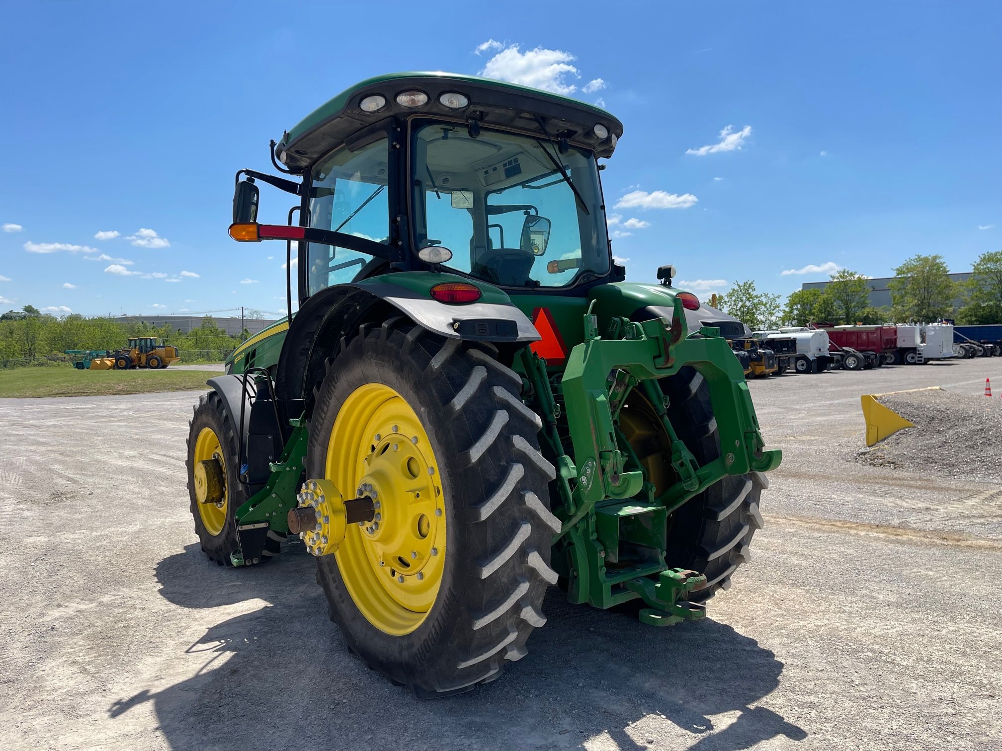 2019 JOHN DEERE 8320R Photo 2 Thumbnail