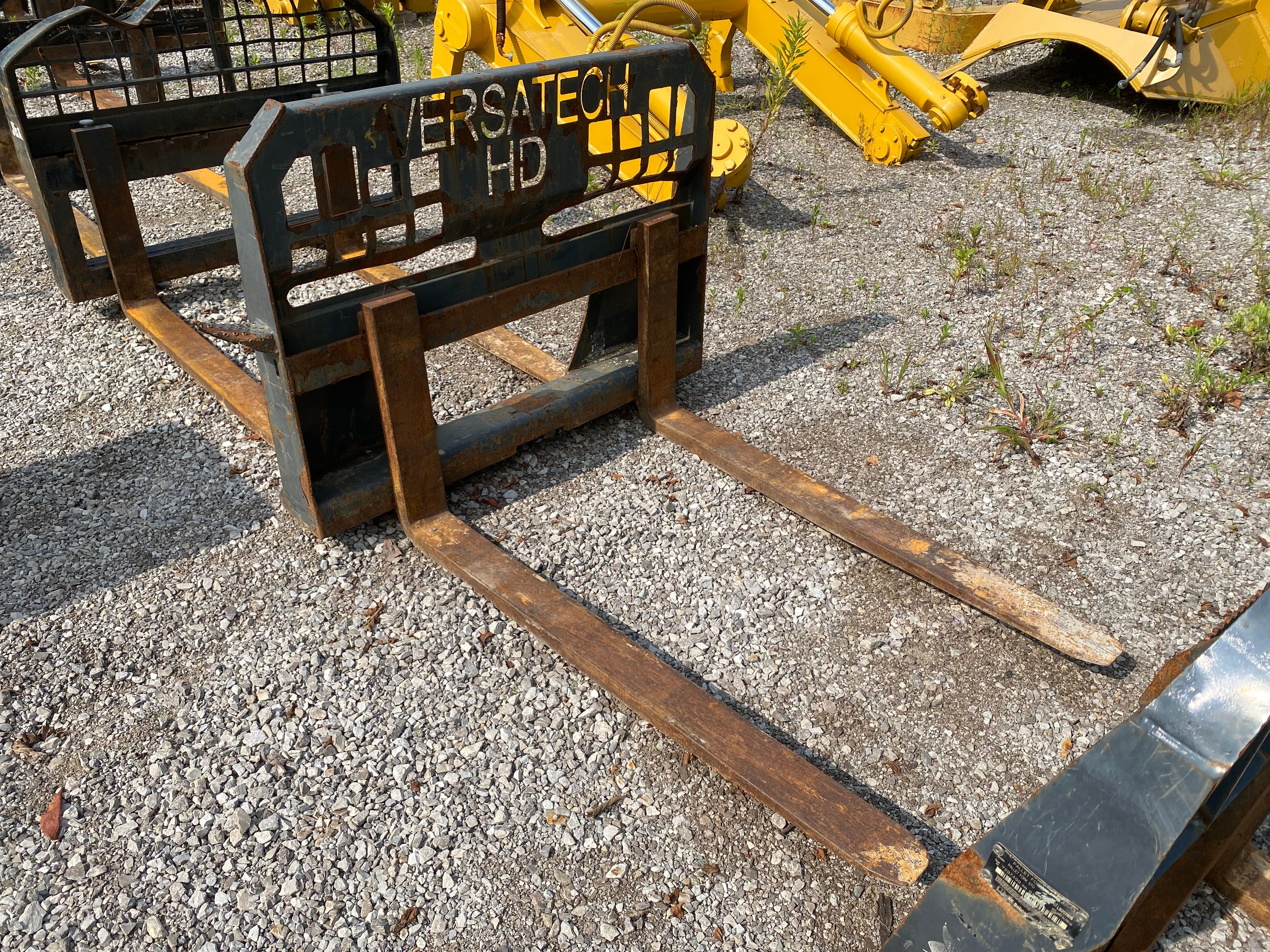 48" SKID STEER FORKS Photo 4 Thumbnail