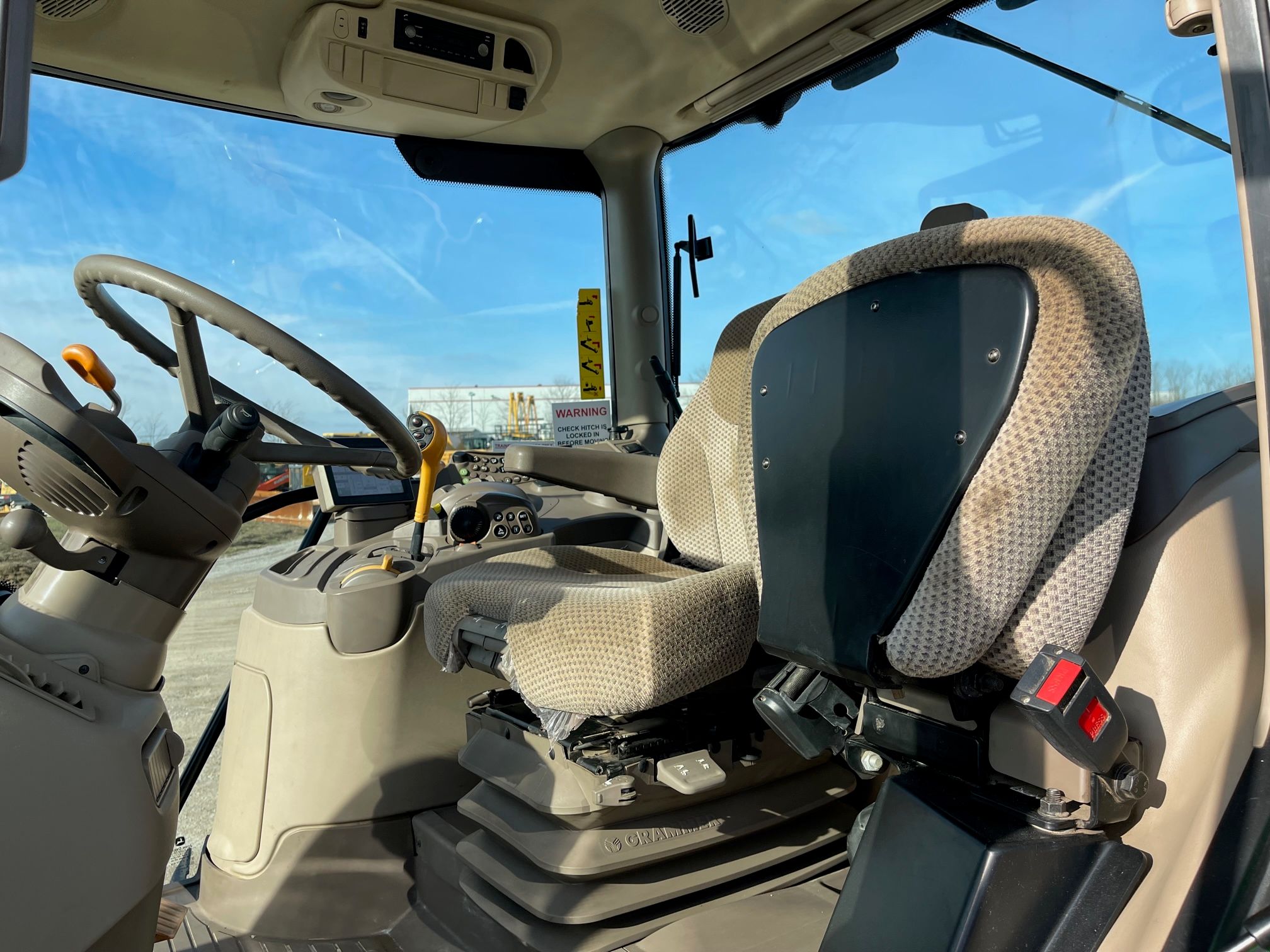 2019 JOHN DEERE 6155R Photo 6 Thumbnail