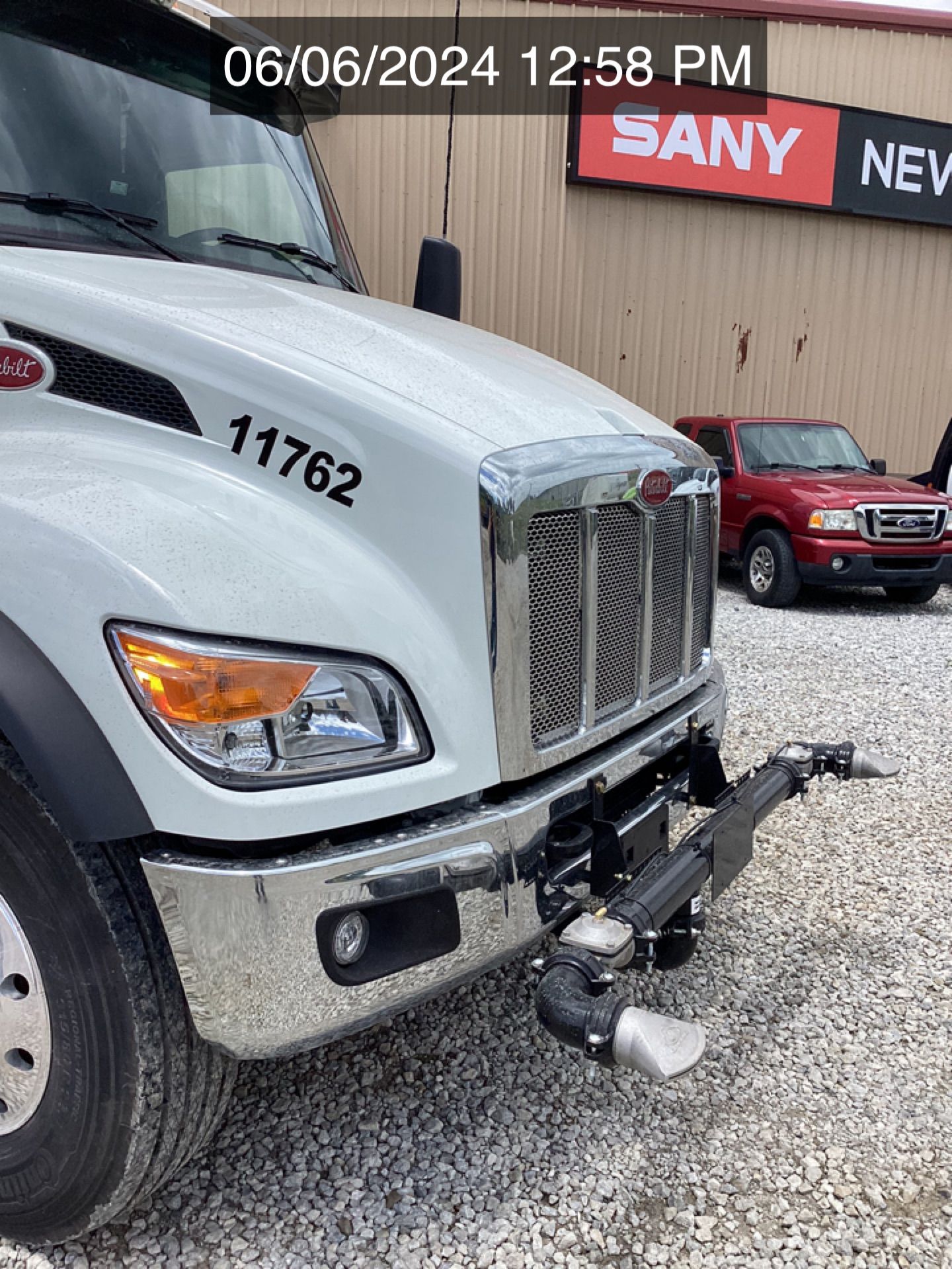 2025 PETERBILT 548 WATER Photo 10 Thumbnail