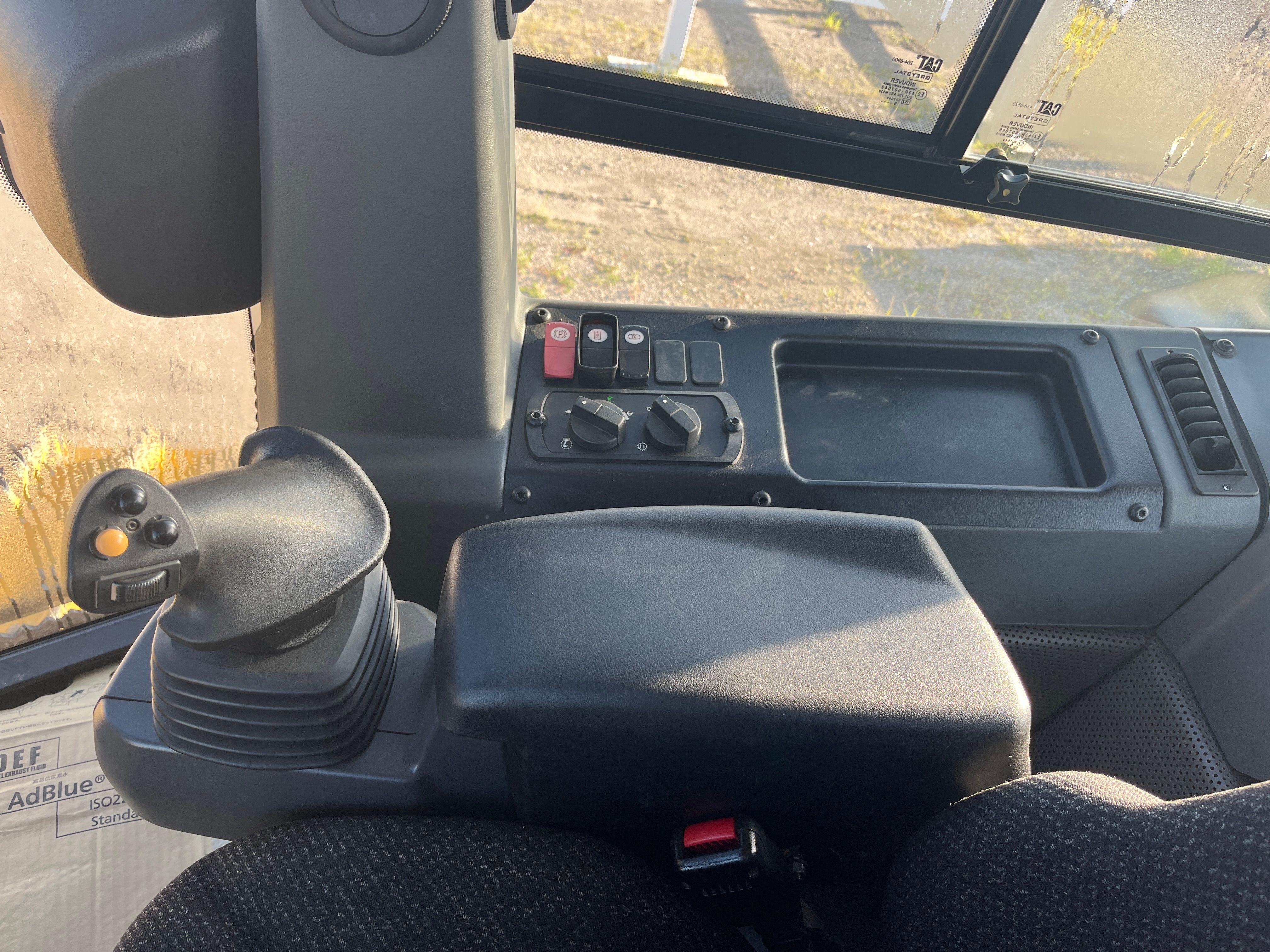 2021 CAT D4 LGP Photo 11 Thumbnail