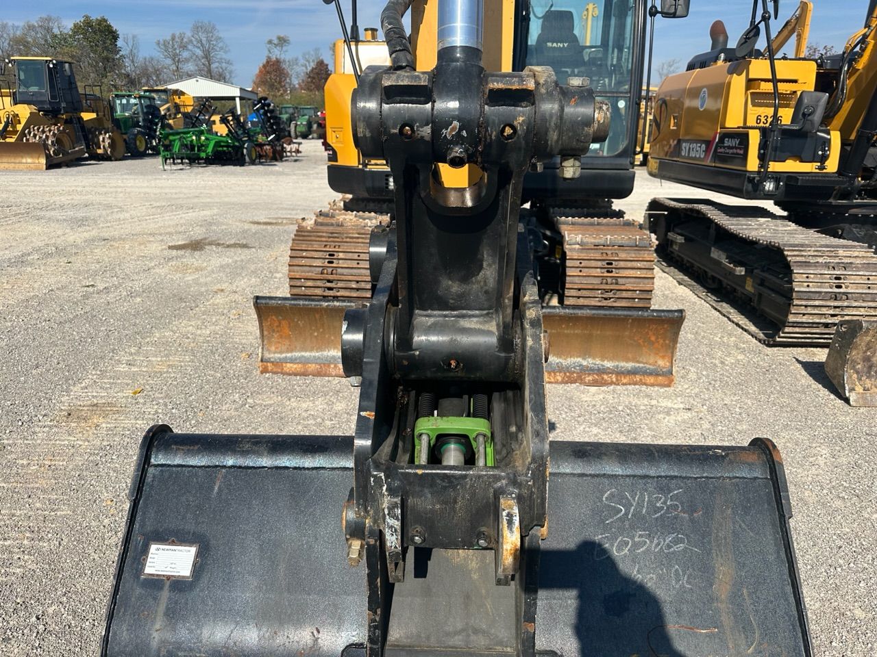 HYDRAULIC COUPLER FOR SY155U Photo 2 Thumbnail