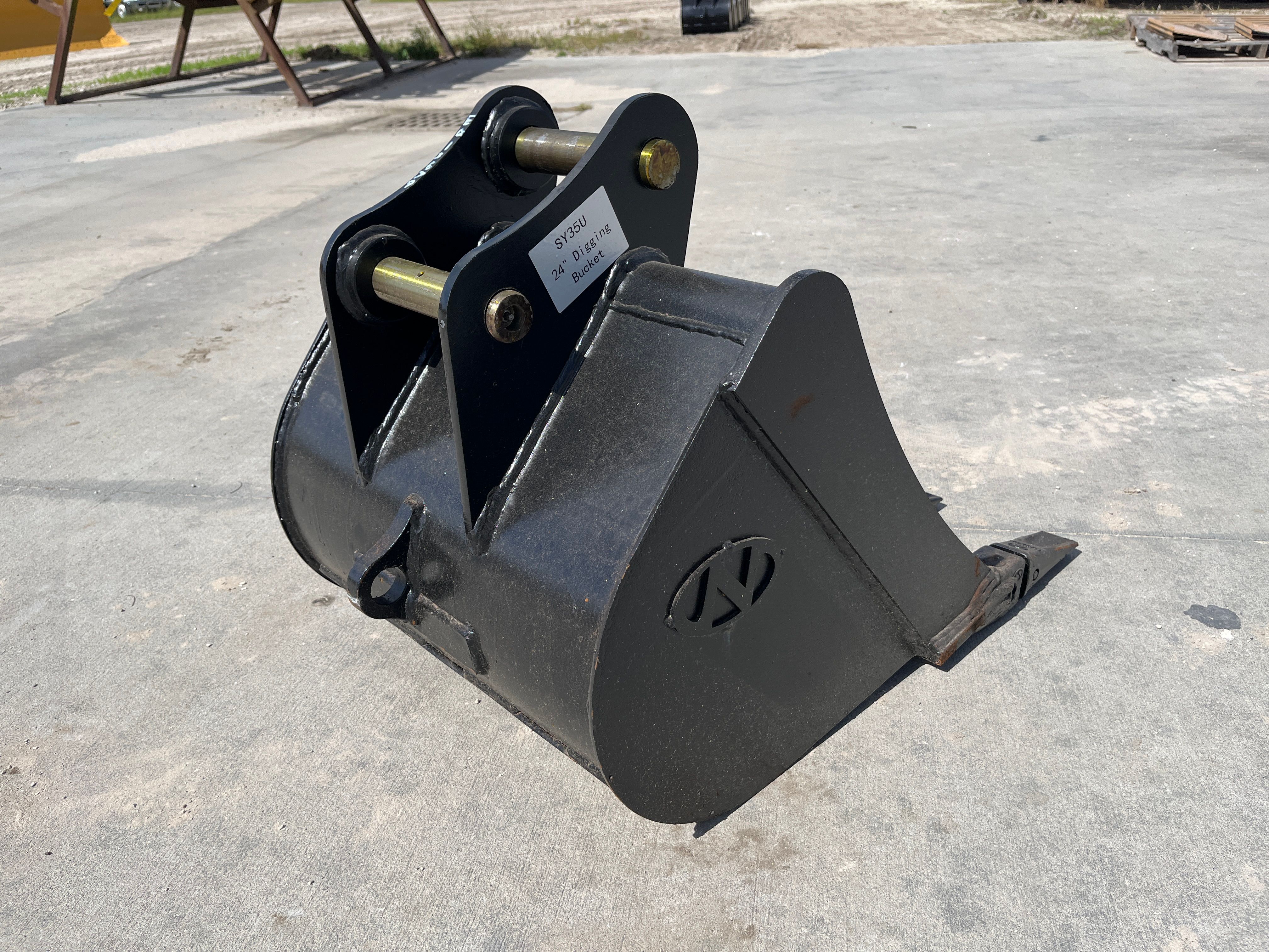 24" BUCKET FOR SY35U Photo 3 Thumbnail