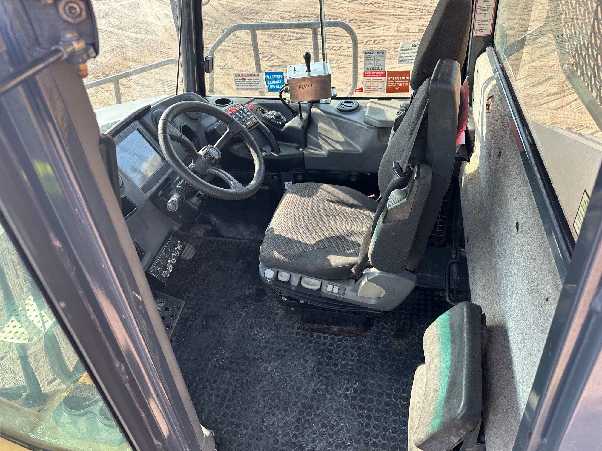 2014 BELL B30E Photo 7 Thumbnail