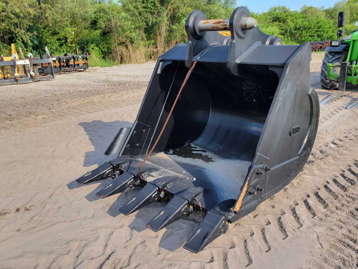 54" BUCKET FOR SY365C Photo 1