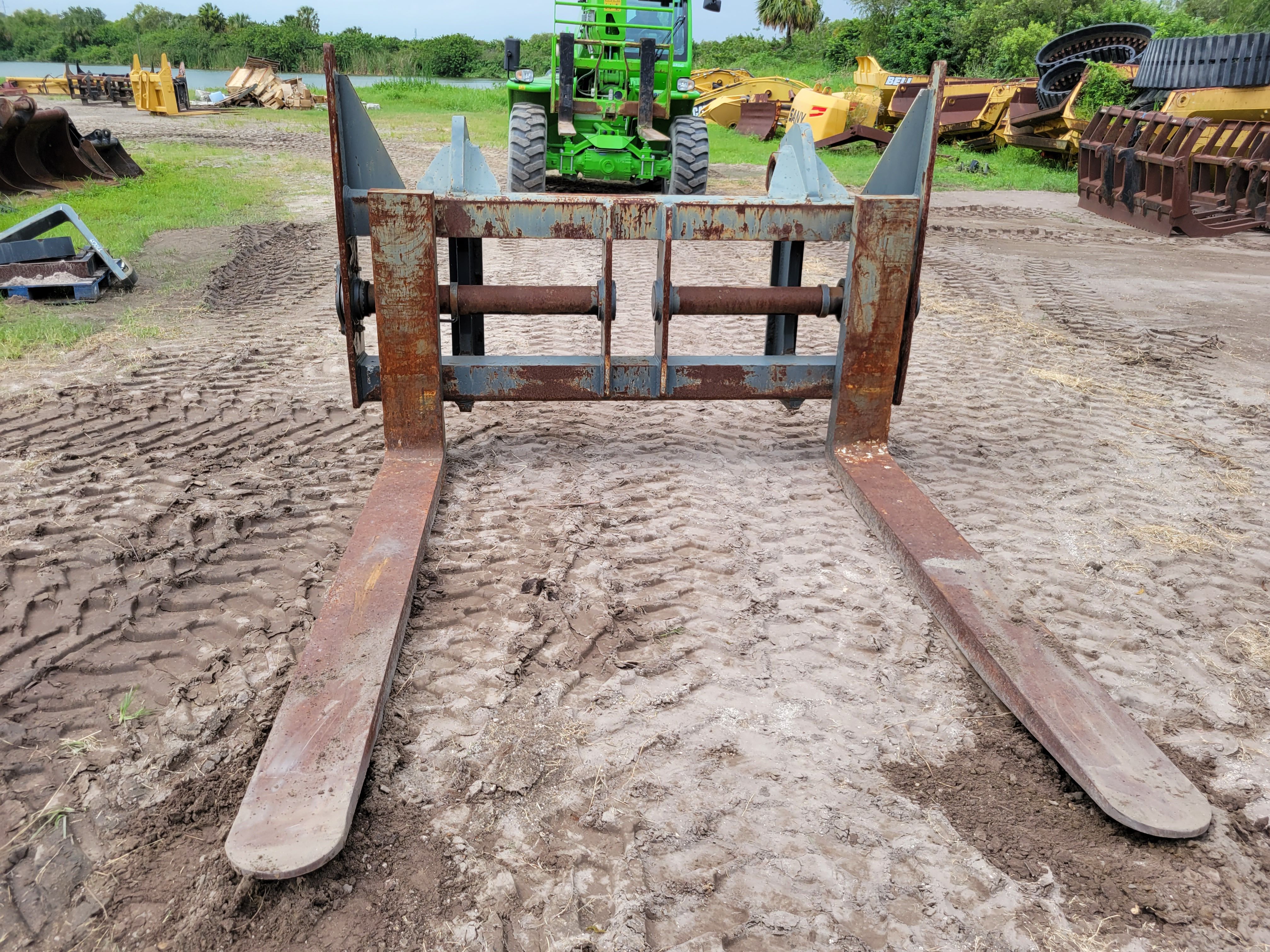 FORKS FOR BALDERSON L800 COUPLER Photo 1 Thumbnail