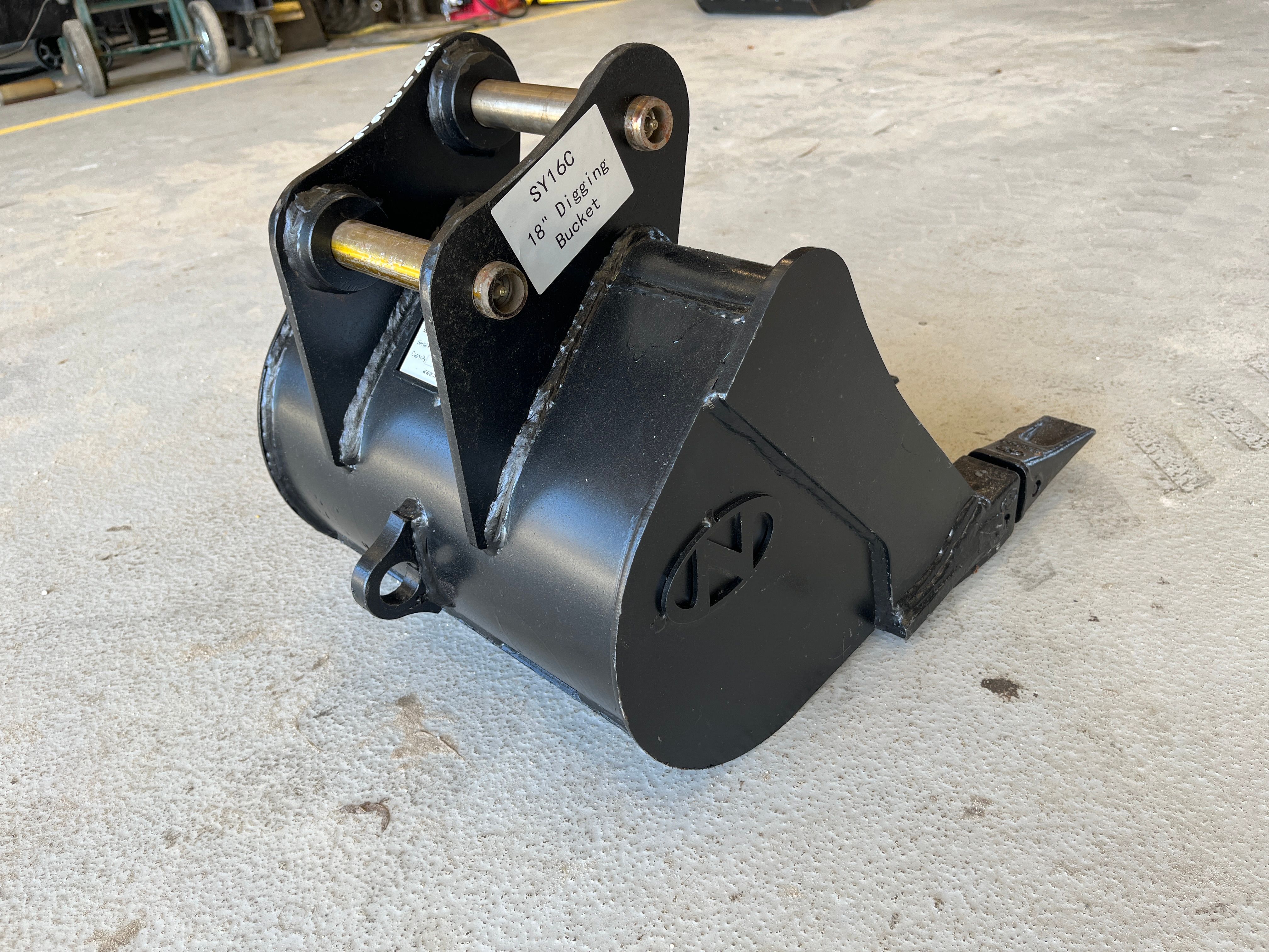 18" BUCKET FOR SY16C Photo 3 Thumbnail