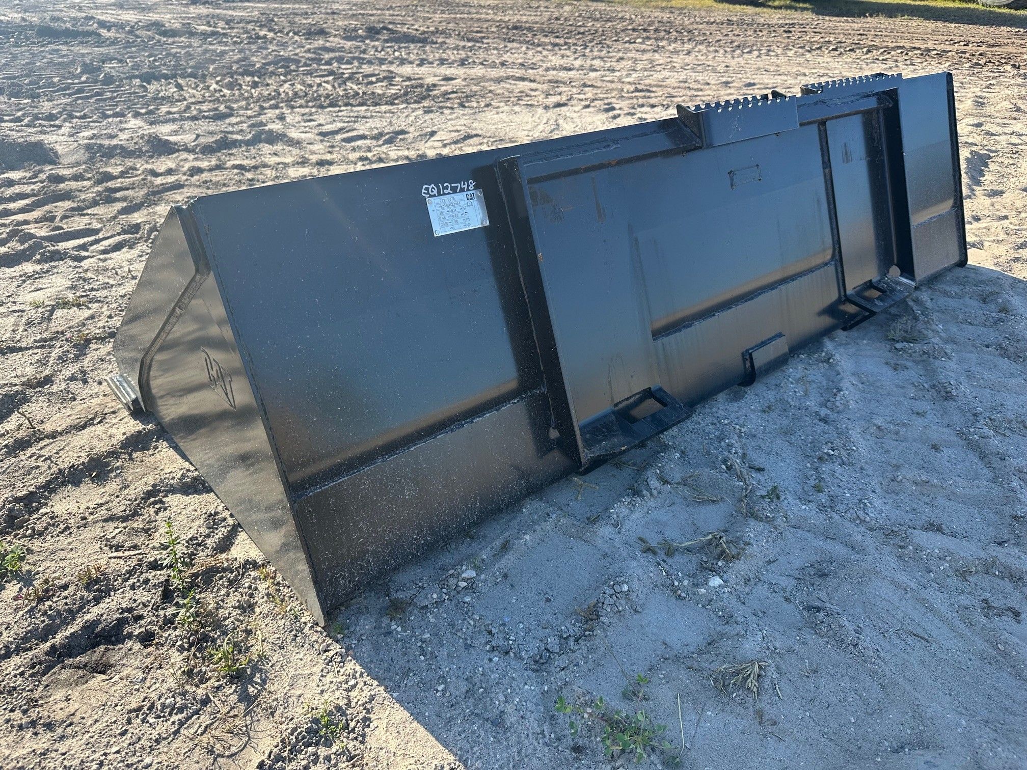 CAT 299D3 80" Skid Steer Bucket Photo 2 Thumbnail