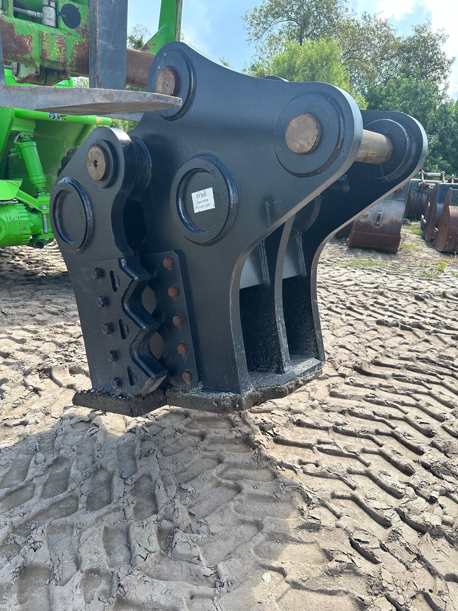 CONCRETE PULVERIZER Photo 4 Thumbnail