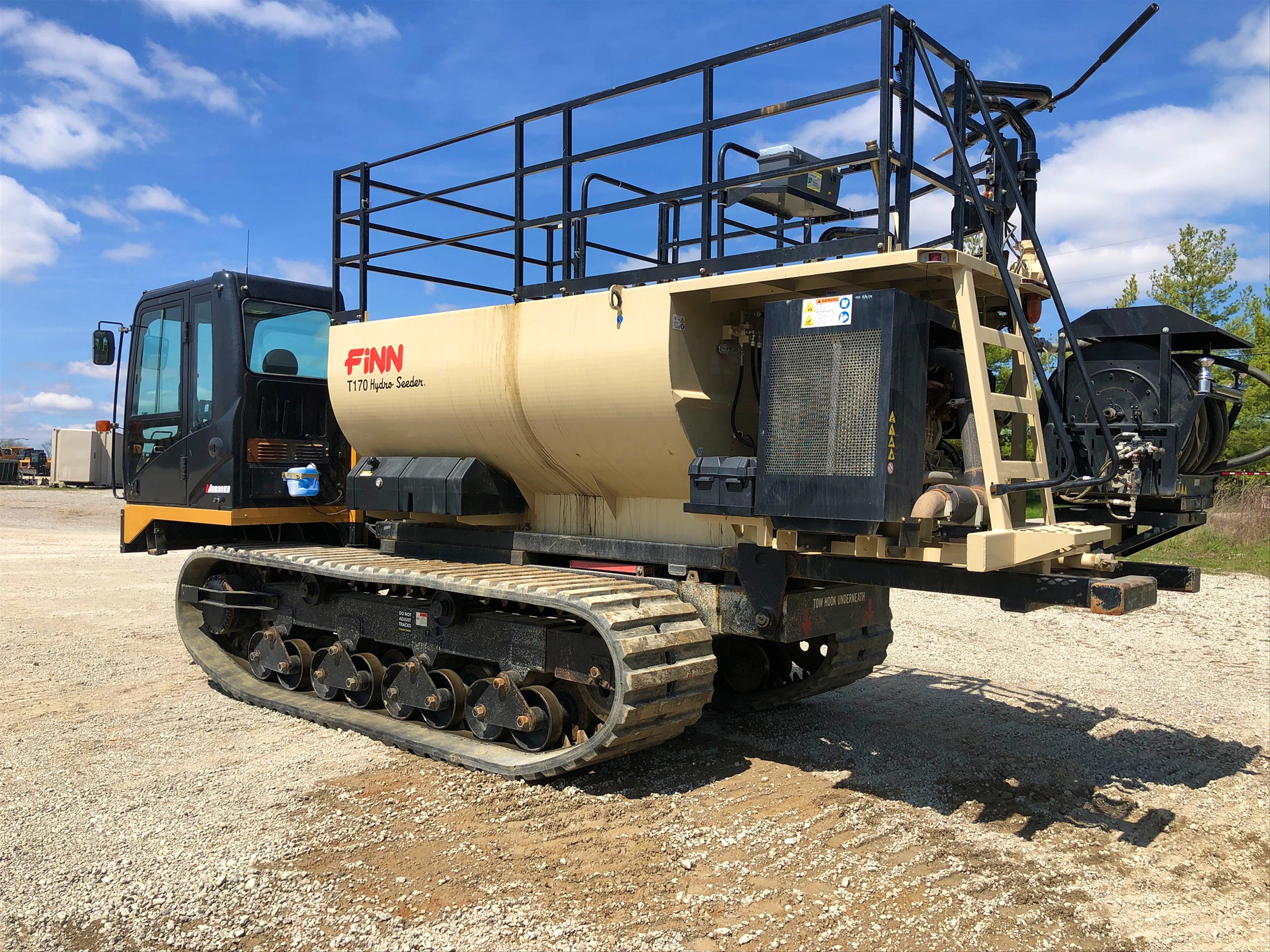 2014 MOROOKA MST 2200VD Photo 3 Thumbnail