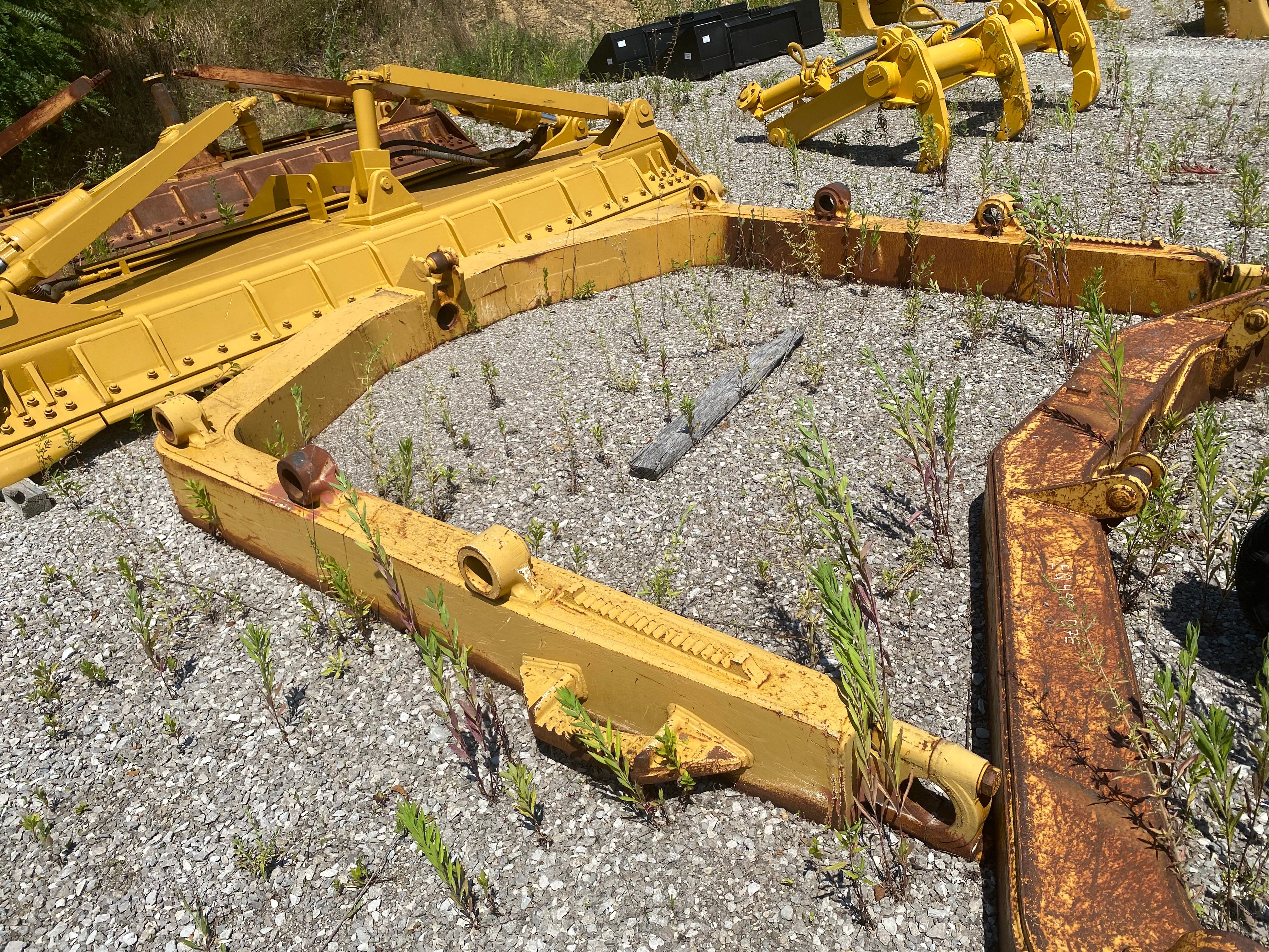 USED ANGLE BLADE W/ C FRAME FOR CAT D7E Photo 6 Thumbnail