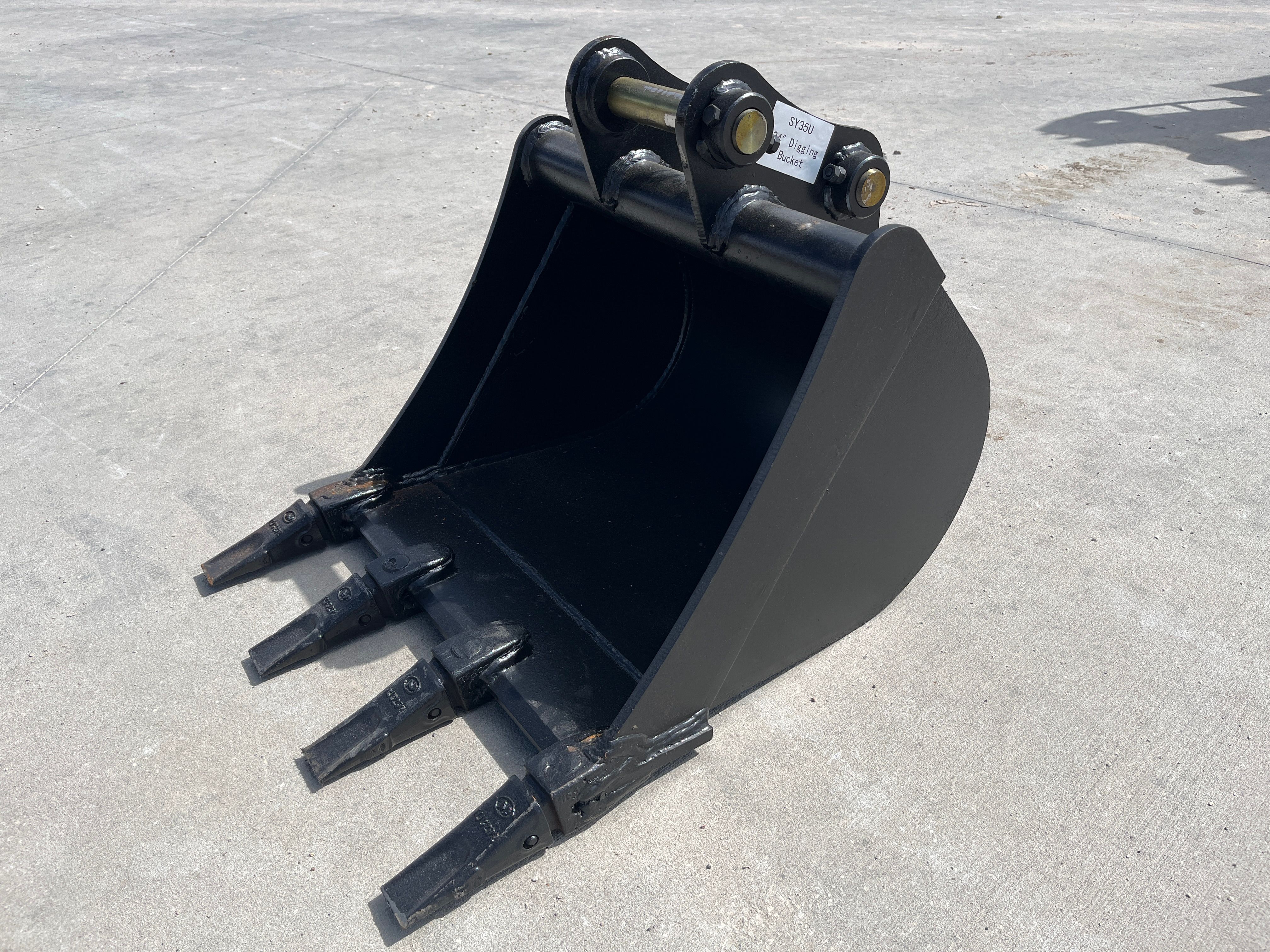 24" BUCKET FOR SY35U Photo 1 Thumbnail