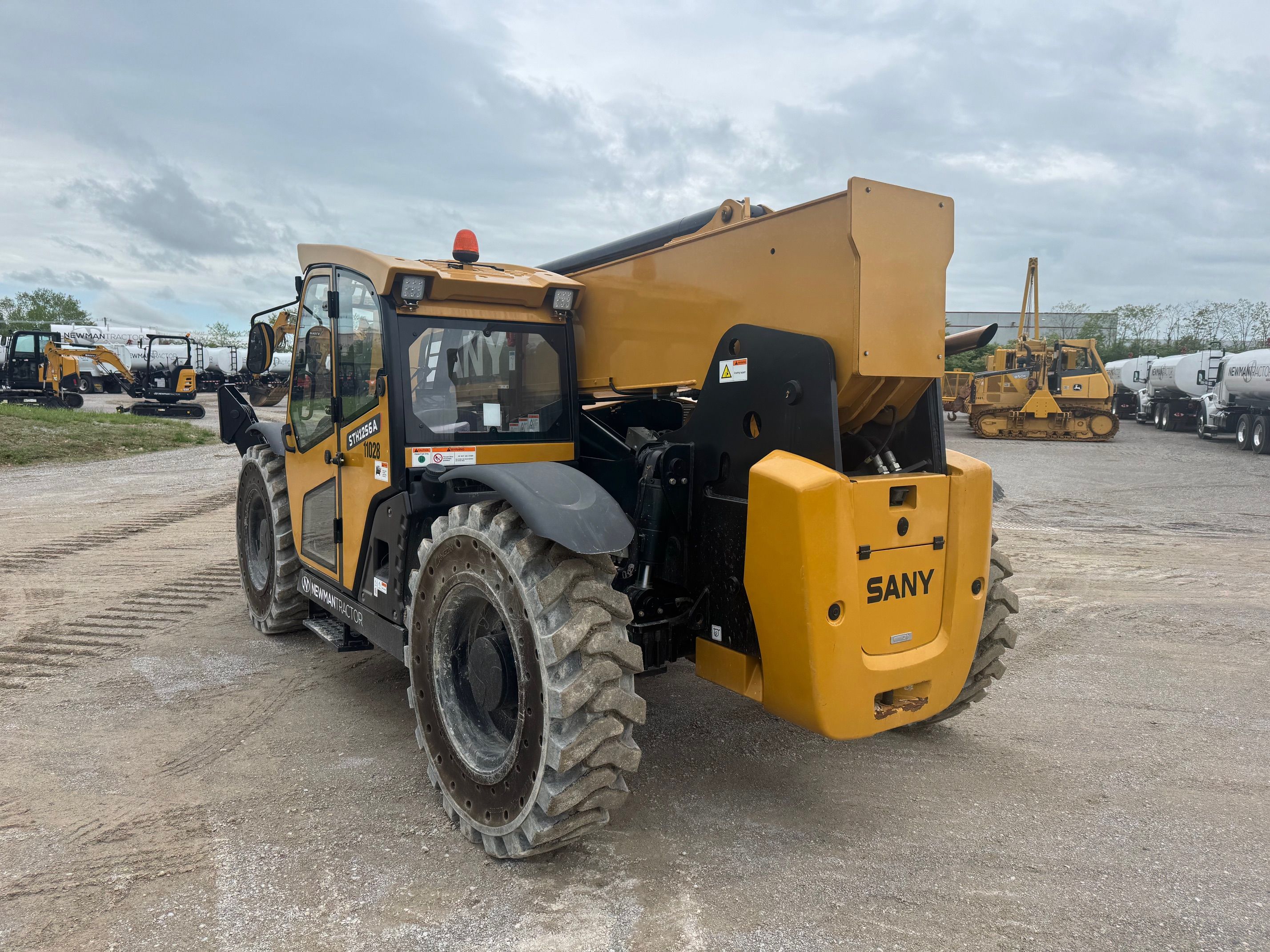 2023 SANY STH1256A-CAB Photo 2 Thumbnail
