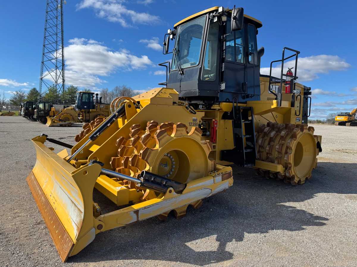 2024 CAT 815 Photo 1