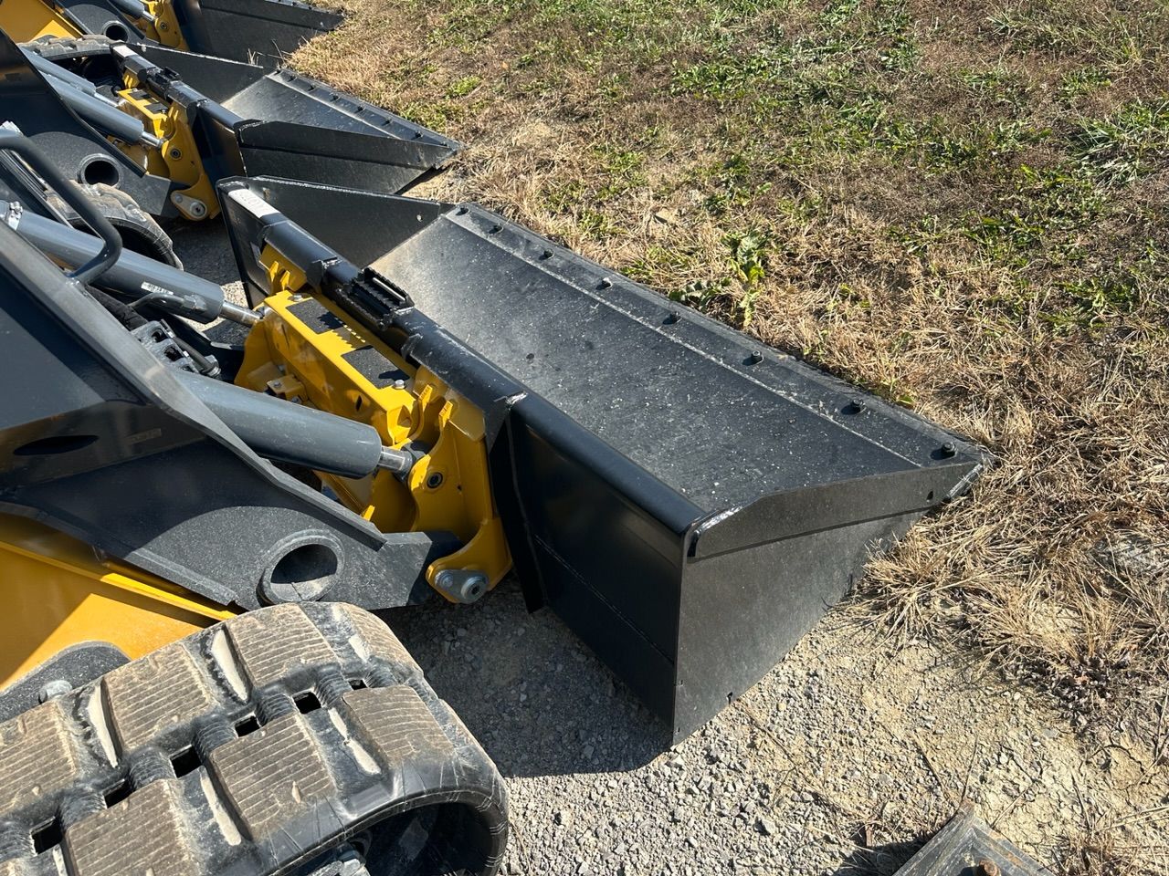 84" BUCKET FOR 333P Photo 3 Thumbnail