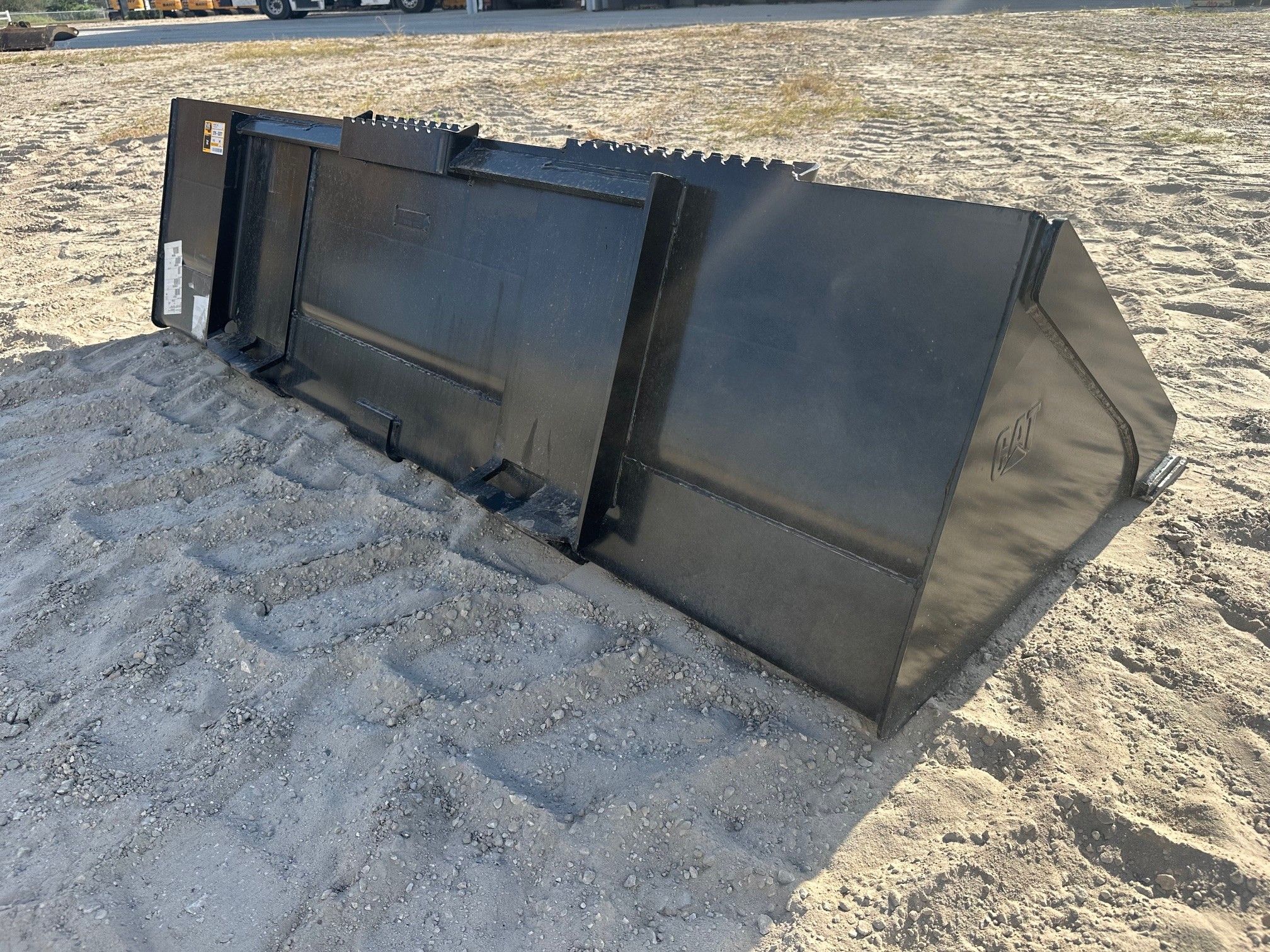 CAT 299D3 80" Skid Steer Bucket Photo 3 Thumbnail