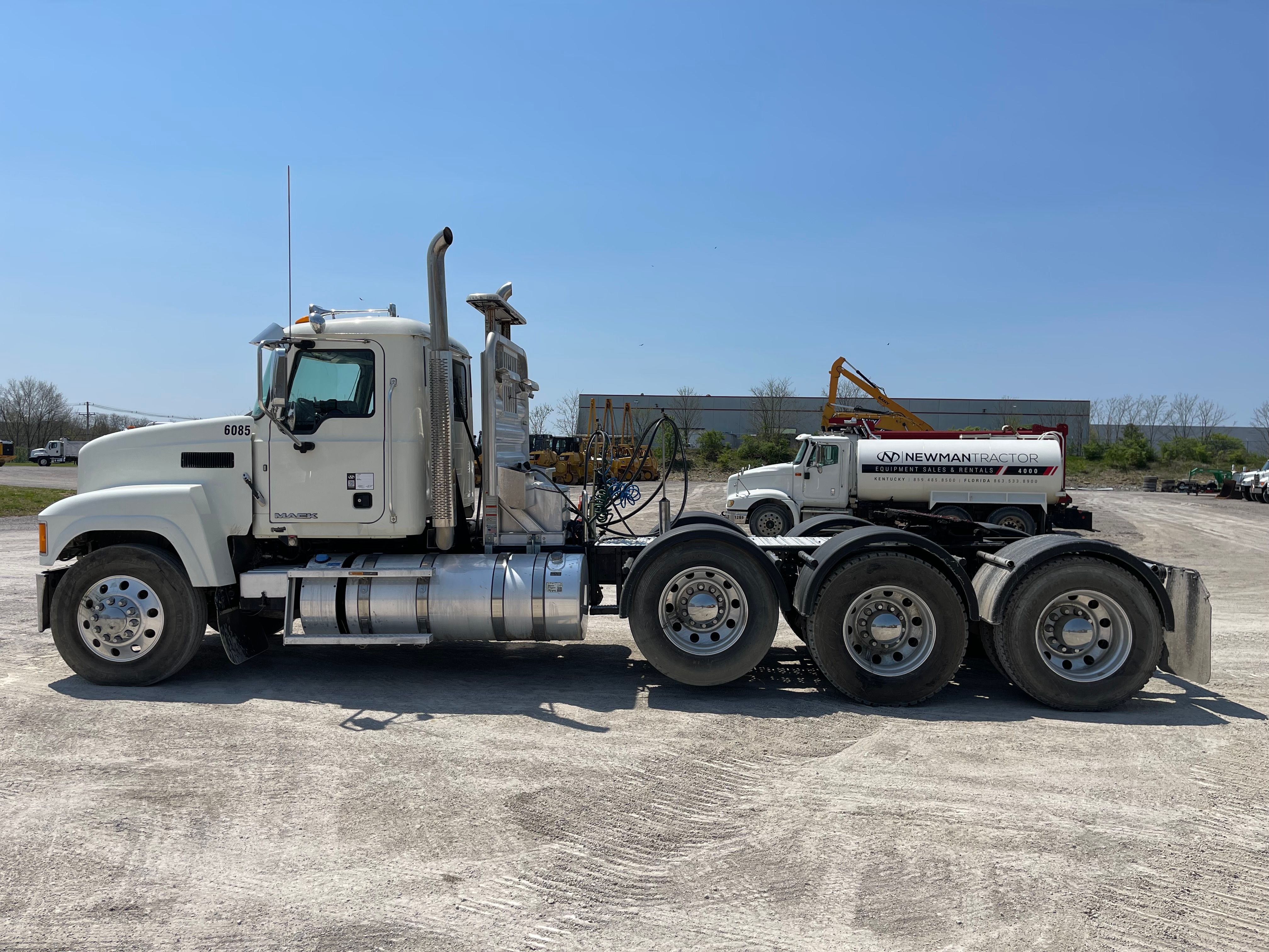 2016 MACK CHU613 Photo 2 Thumbnail