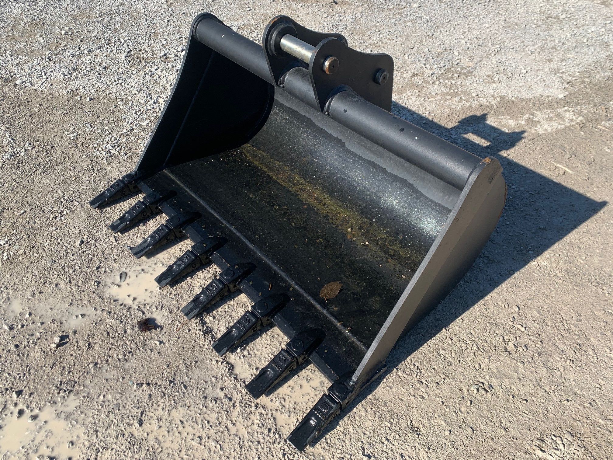 48" BUCKET FOR SY50U Photo 4 Thumbnail