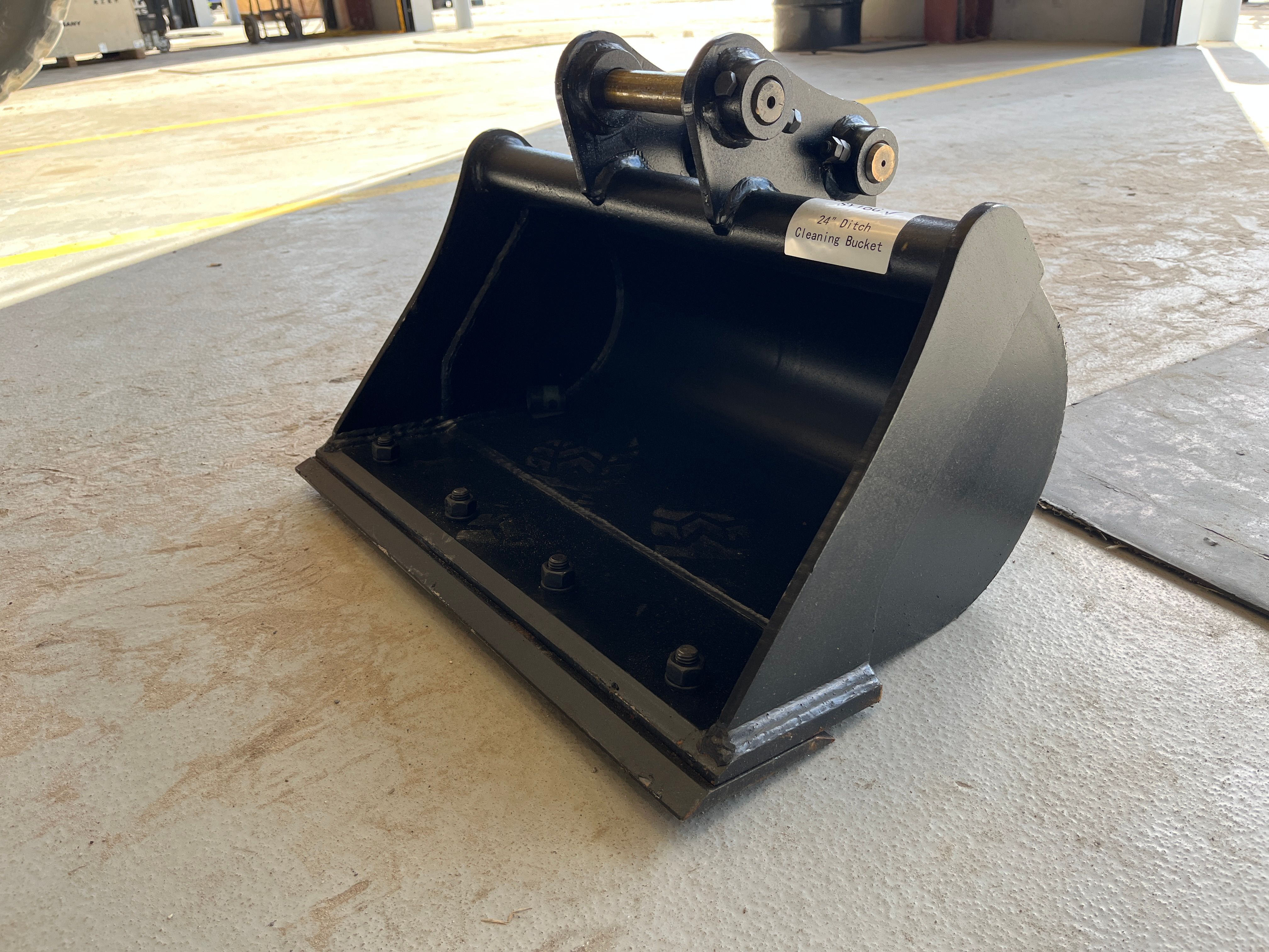 24" DC BUCKET FOR SY16C Photo 1 Thumbnail