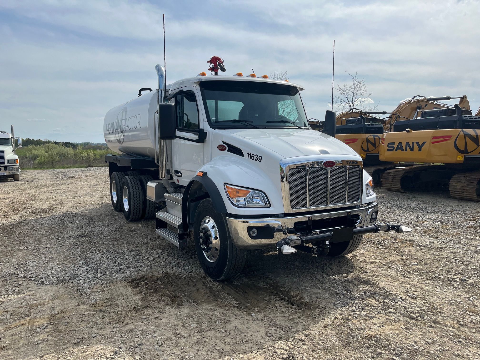 2024 PETERBILT 548 WATER Photo 2 Thumbnail