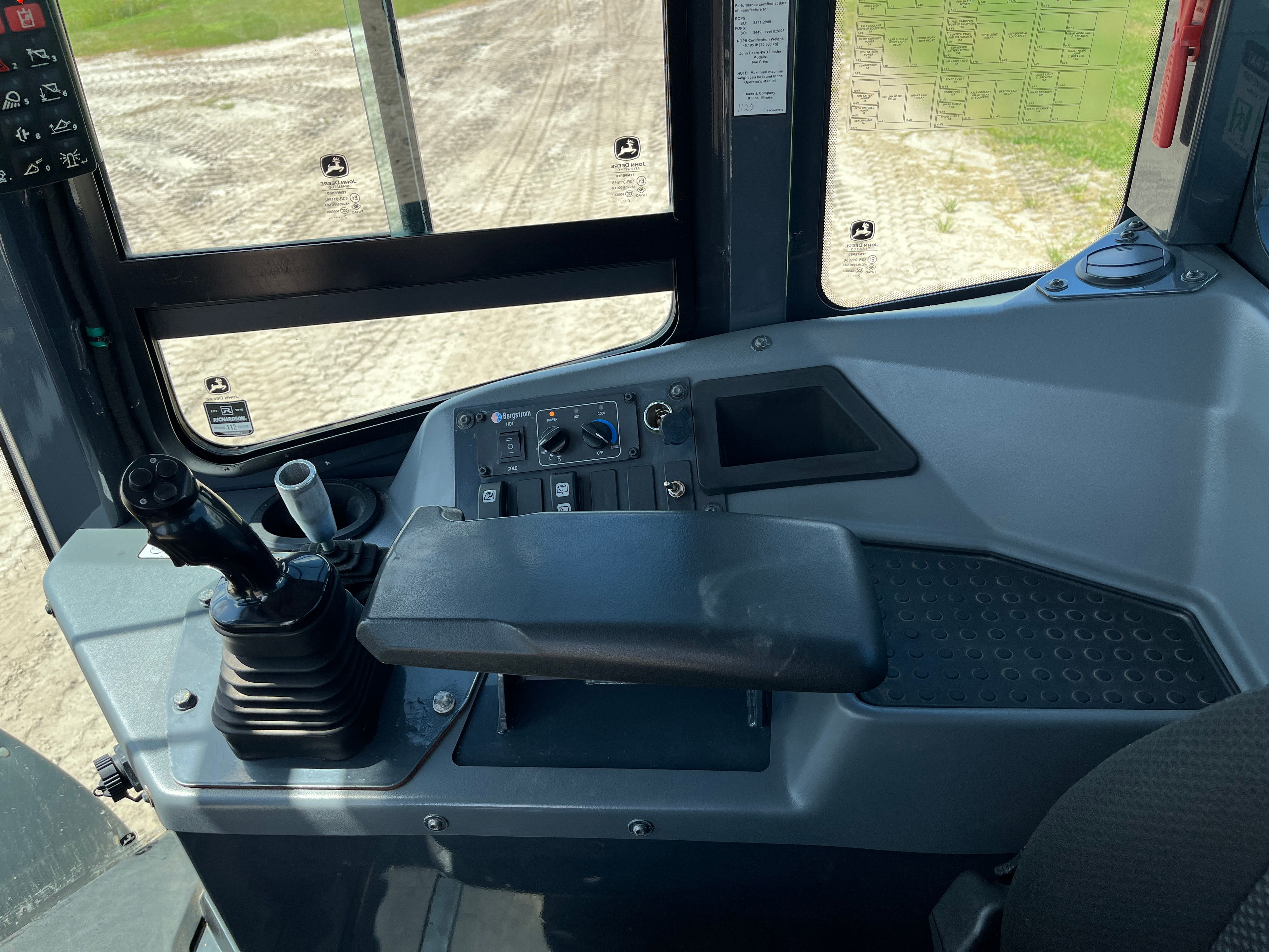  JOHN DEERE 644G Photo 9 Thumbnail