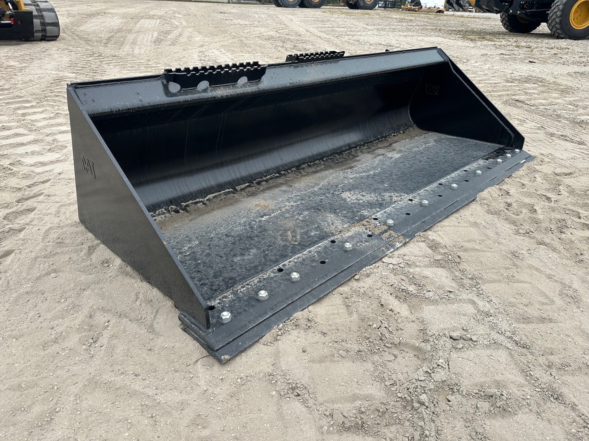 CAT 299D3 80" Skid Steer Bucket Photo 4 Thumbnail