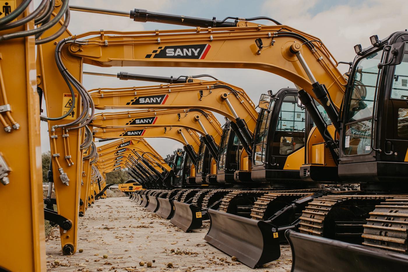 heavy-equipment-for-sale-near-you - Background Image