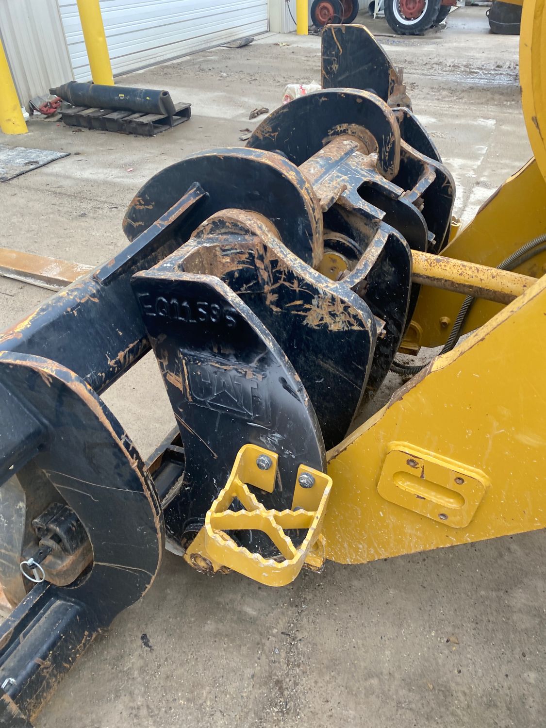 FUSION QUICK COUPLER FOR CAT 963K Photo 1 Thumbnail