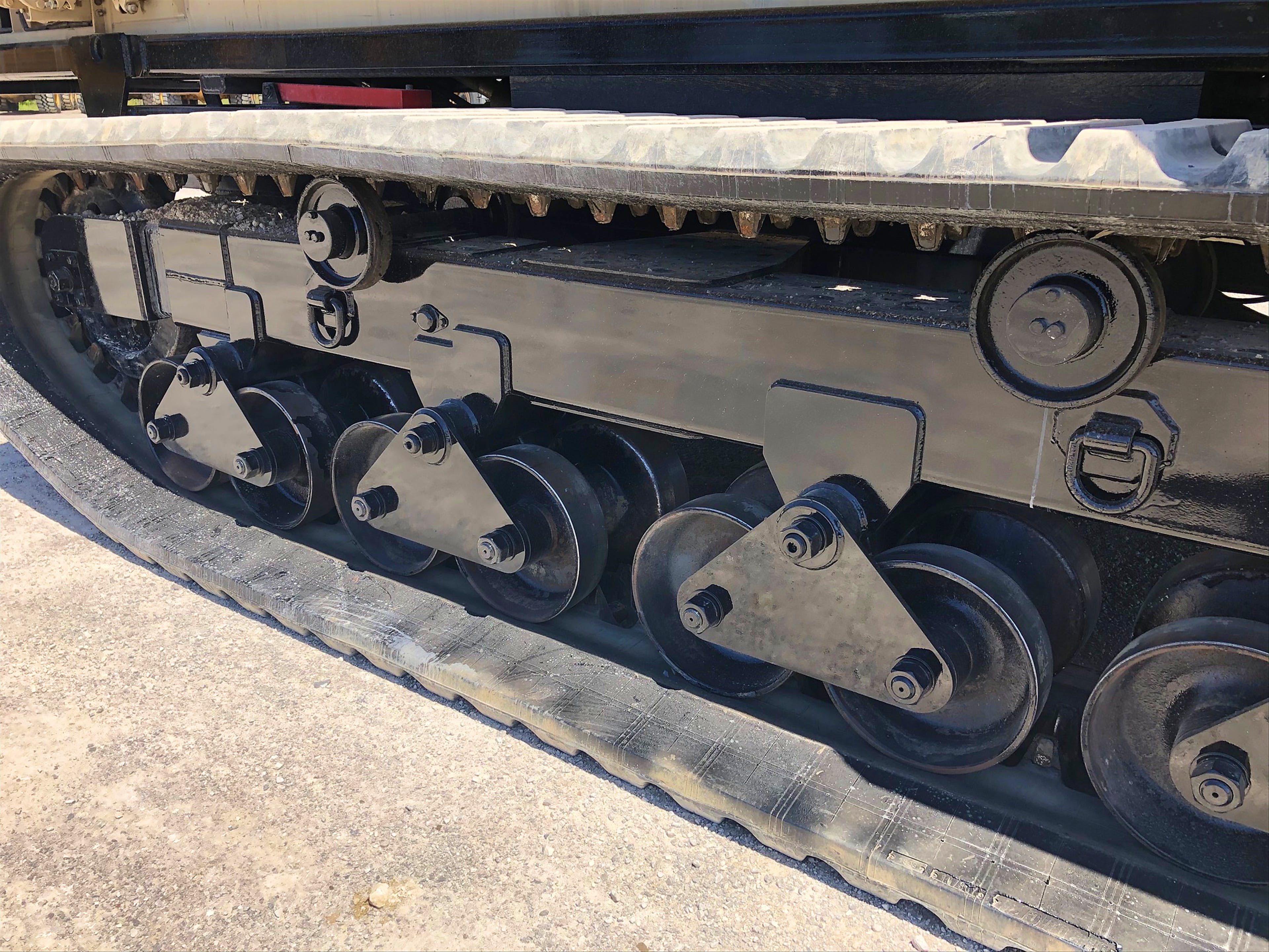 2018 MOROOKA MST 2200VD Photo 8 Thumbnail