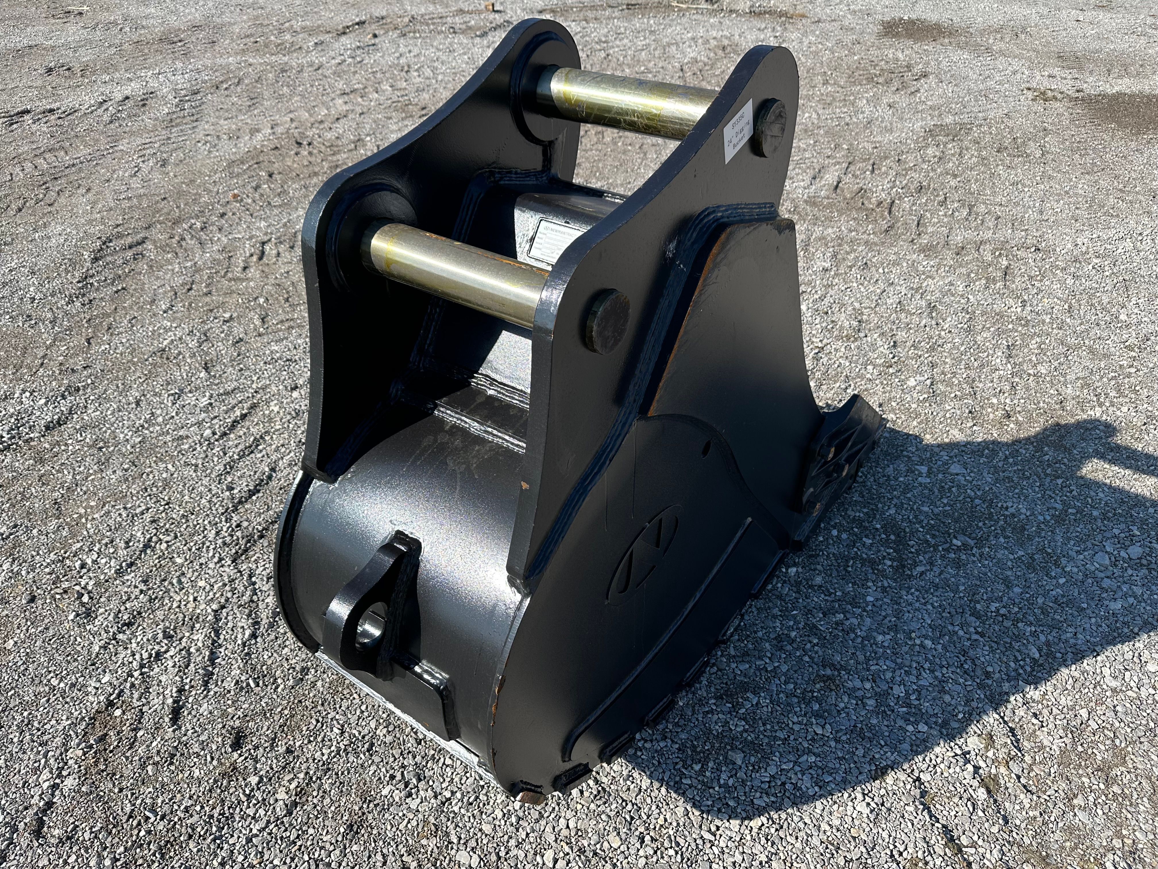 24" BUCKET FOR NEW MODEL SY335C Photo 1 Thumbnail