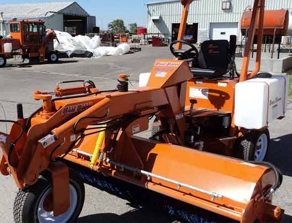 broce-bb250-street-sweeper-for-rent