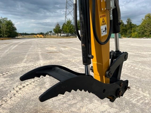 THUMB FOR SY26U (FOR USE WITH QUICK COUPLER) Photo 2 Thumbnail