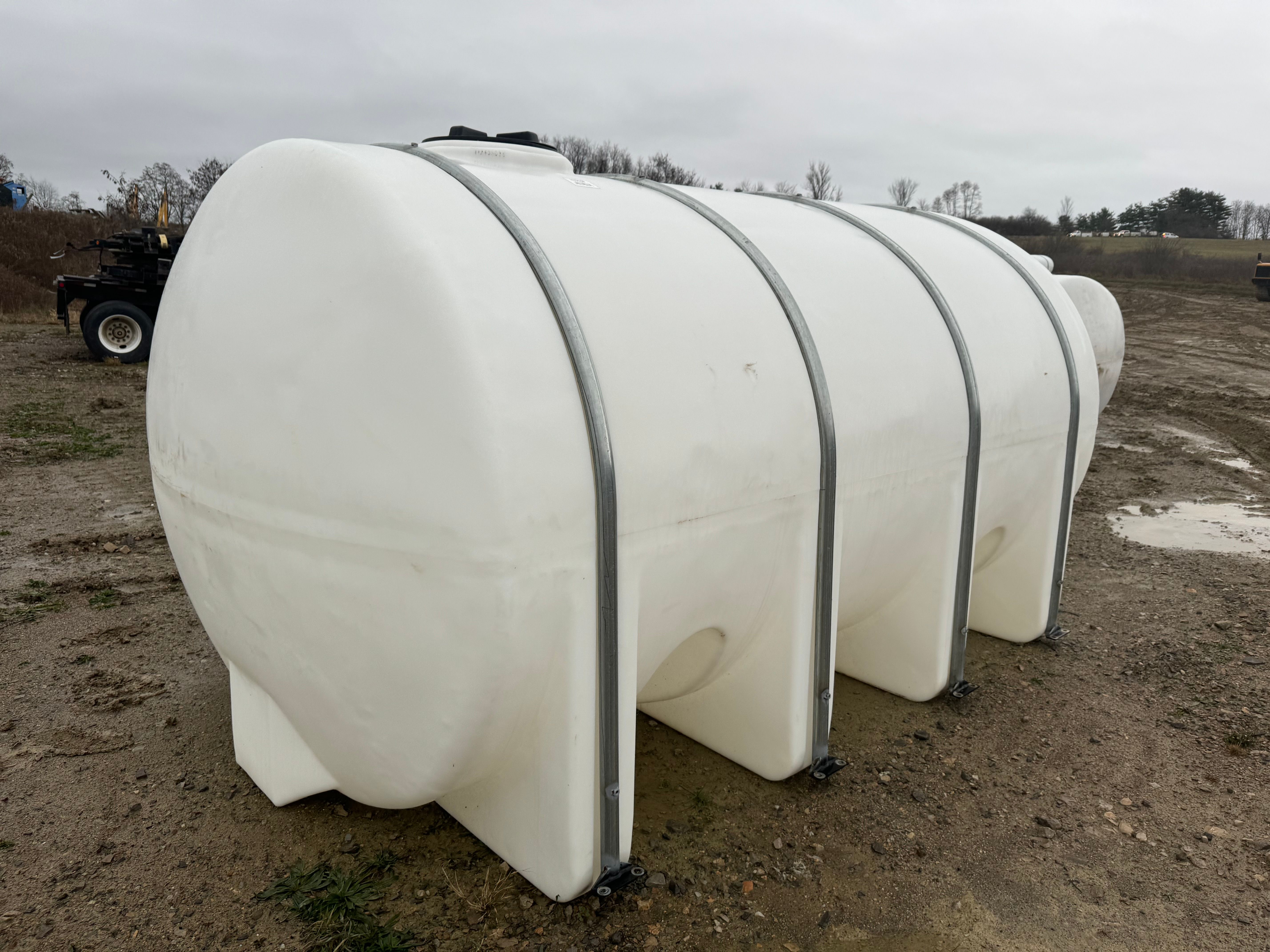 3135 GALLON WATER TANK Photo 1 Thumbnail