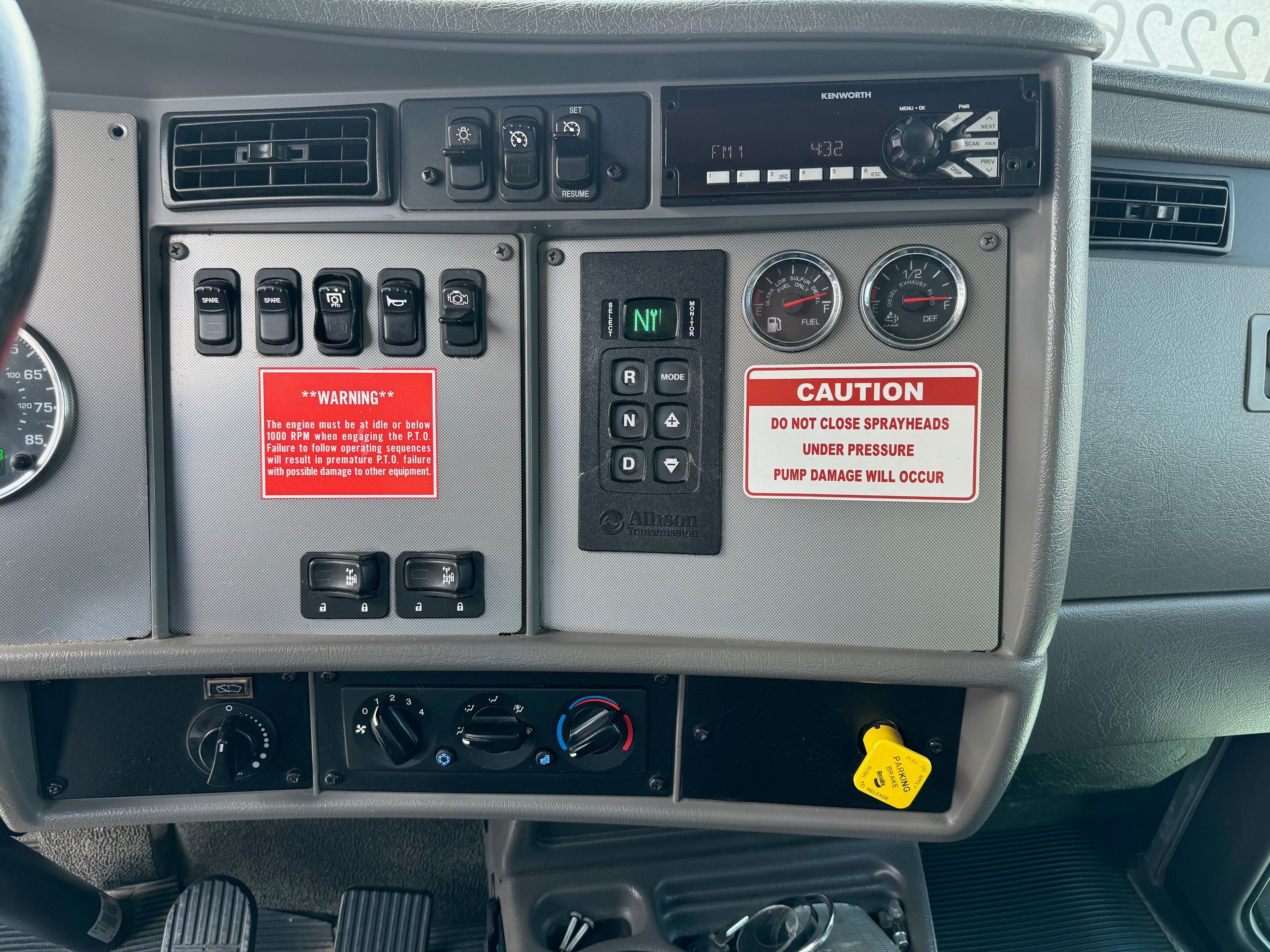 2019 KENWORTH T370 WATER Photo 9 Thumbnail