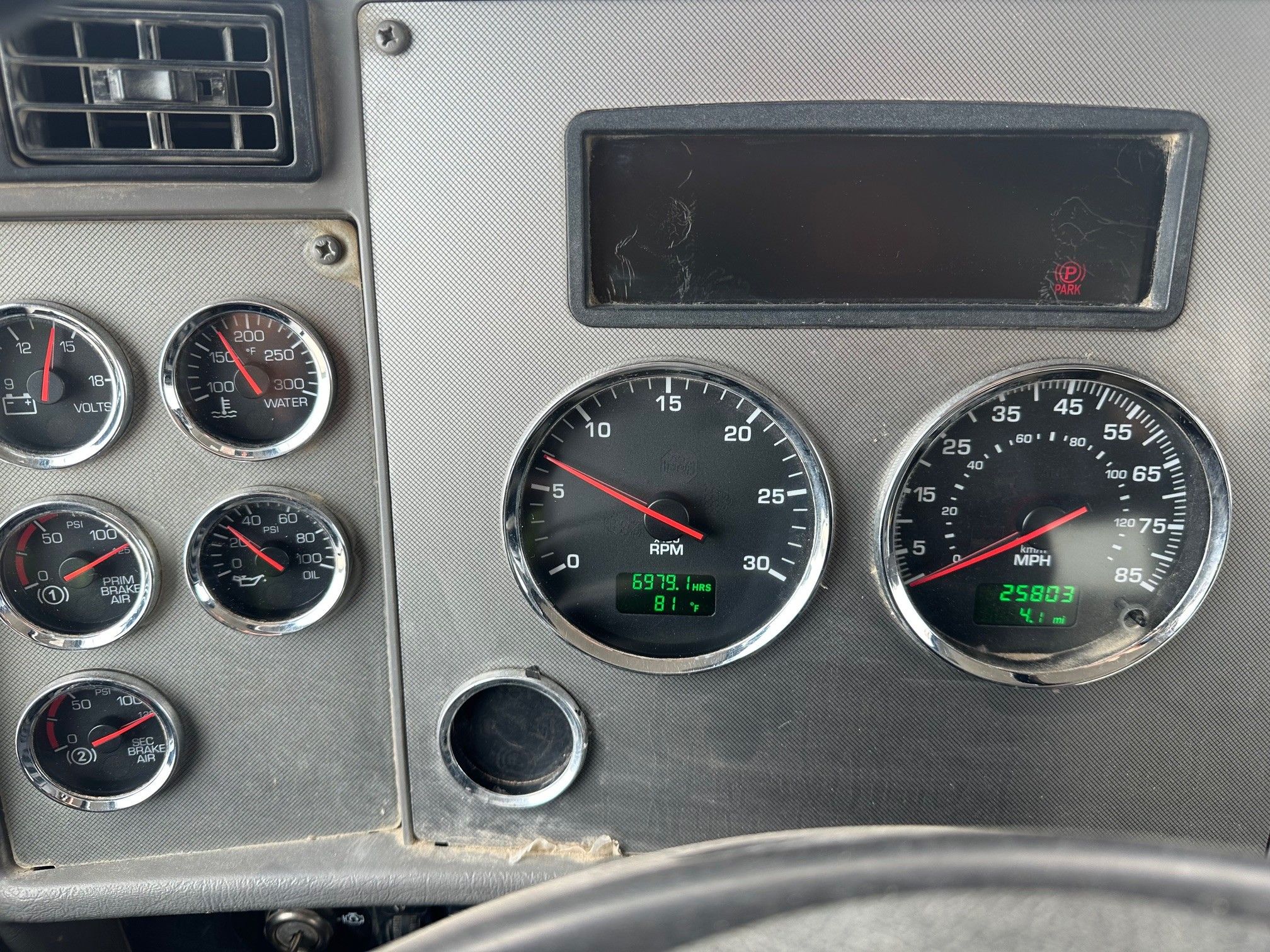 2019 KENWORTH T370 WATER Photo 9 Thumbnail